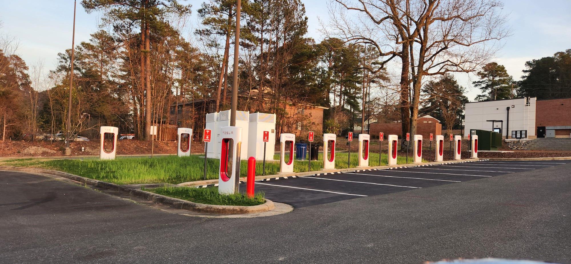 Lowe's Food Parking Lot Sanford, NC EV Station