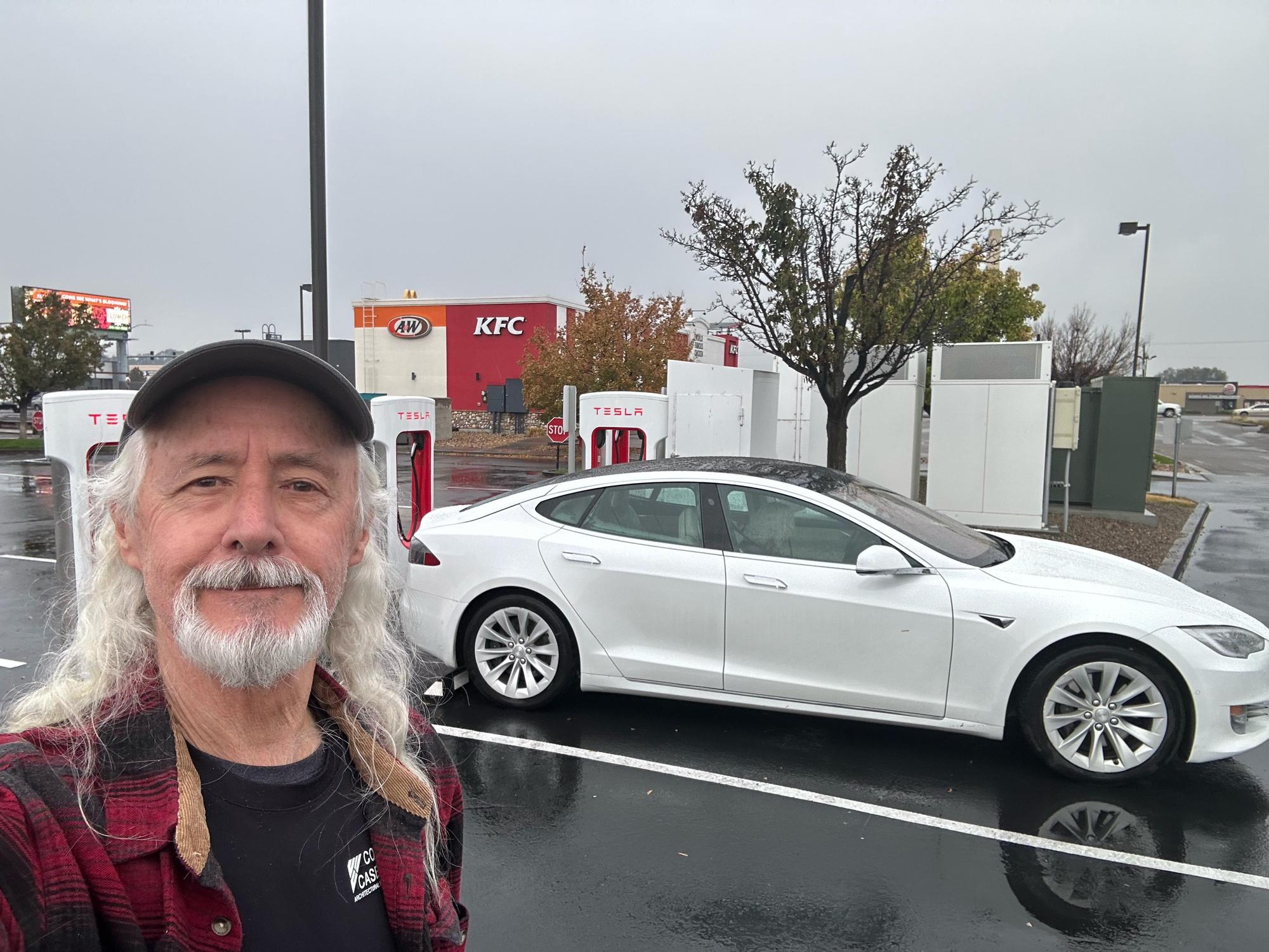 Ontario Marketplace Ontario, OR EV Station