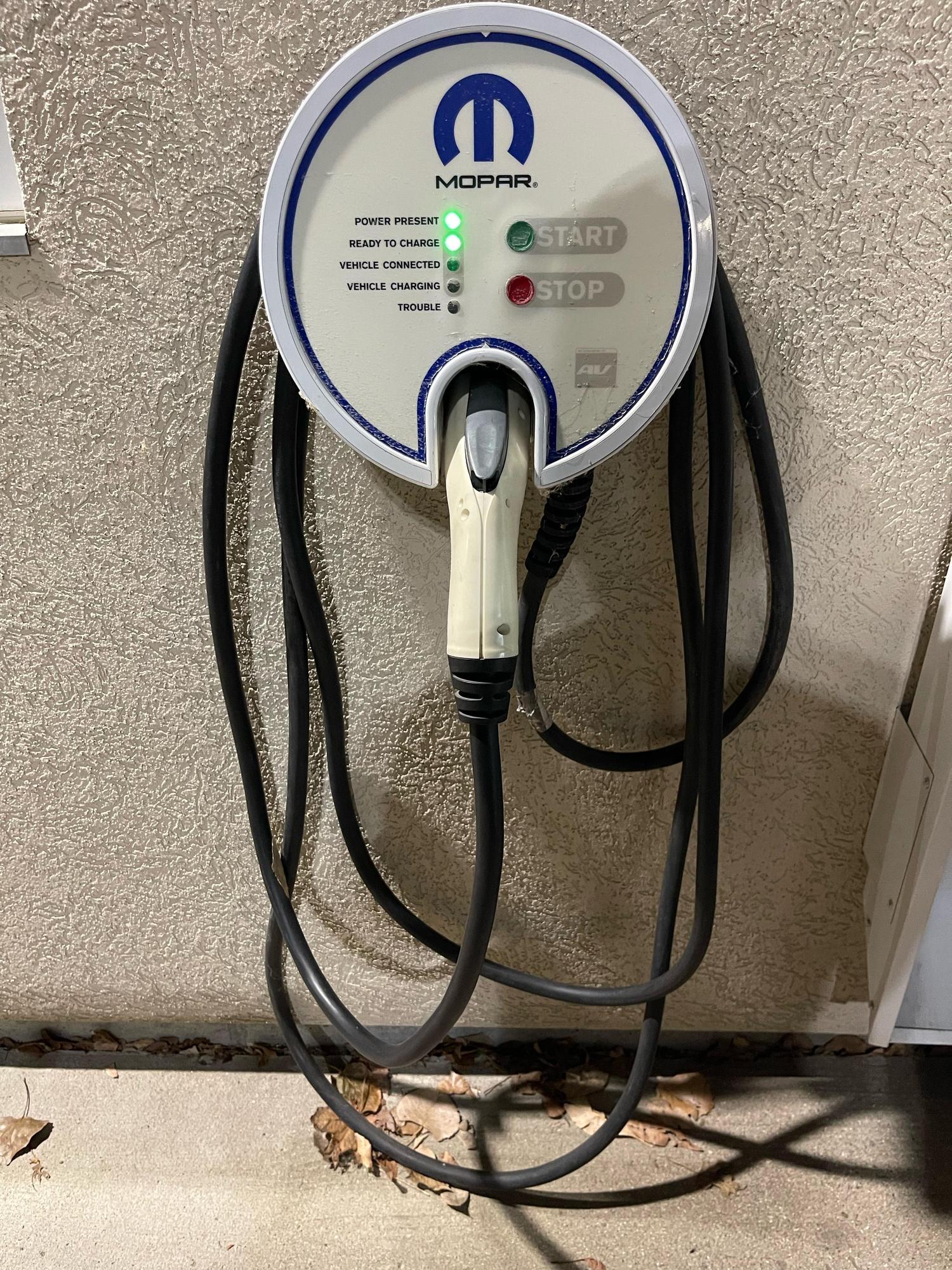 Watertown Ford Chrysler Watertown, SD EV Station