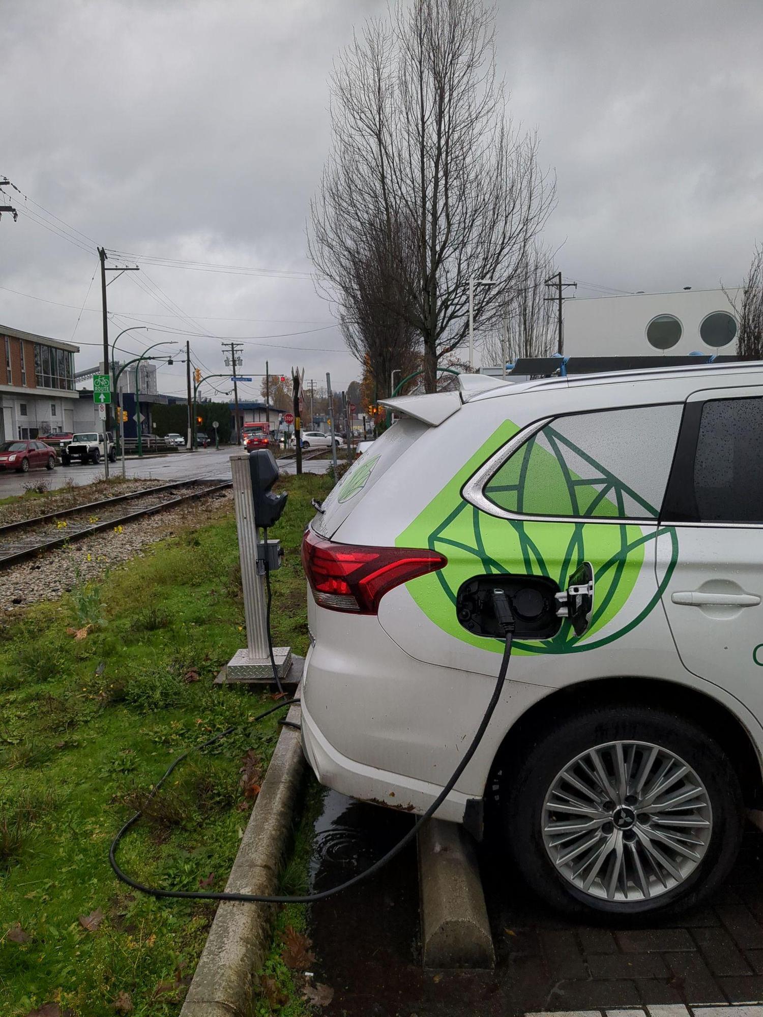 Toby's Liquor Store North Vancouver, BC EV Station