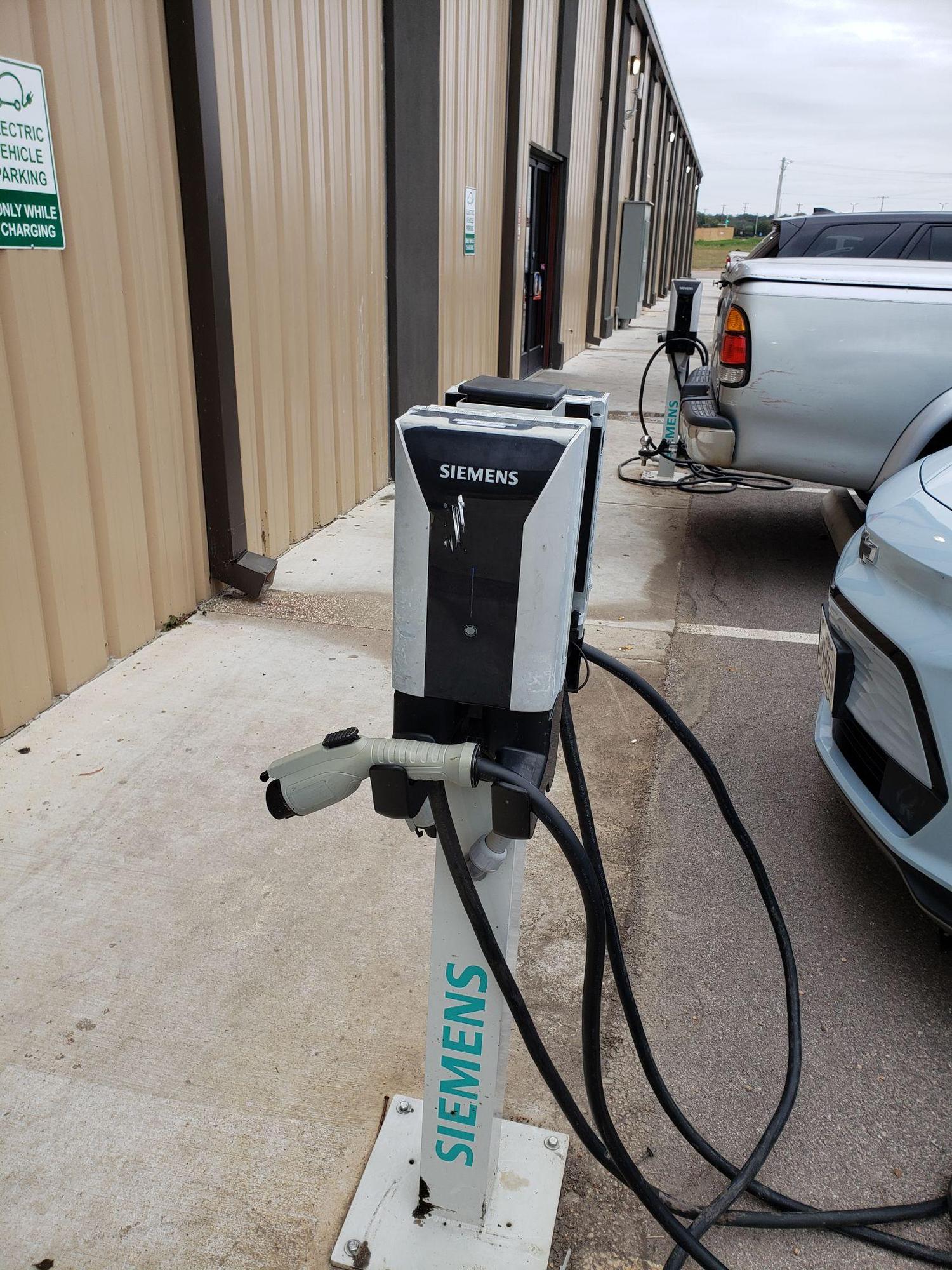 Putters & Gutters Marble Falls Marble Falls, TX EV Station