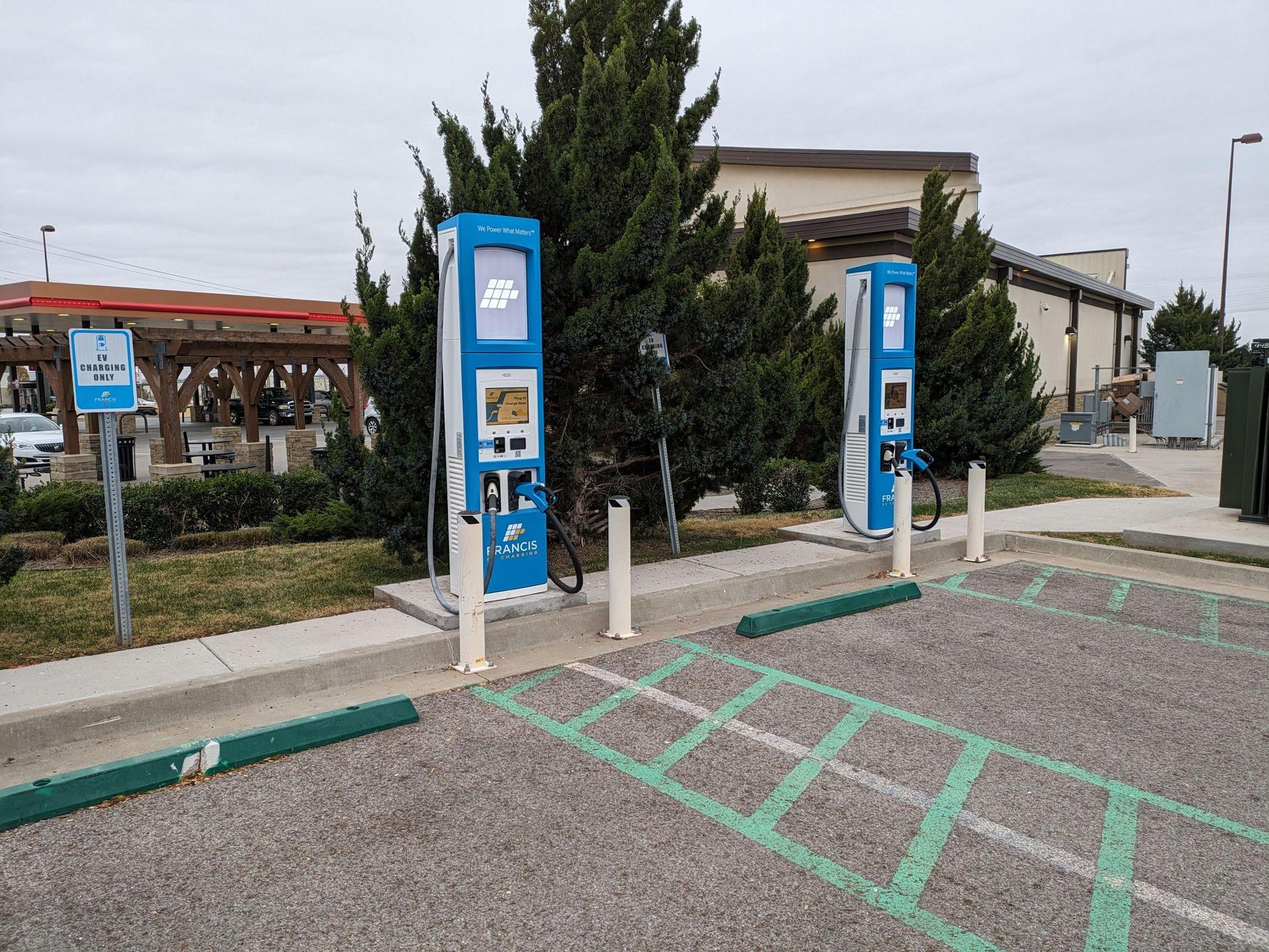 Hutch's Elk City Elk City, OK EV Station