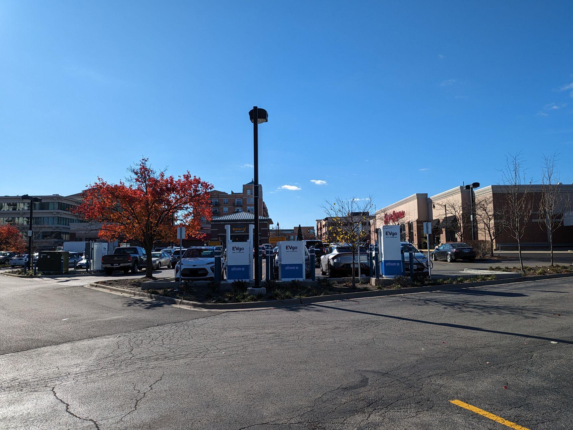 Metropolitan Square Des Plaines, IL EV Station