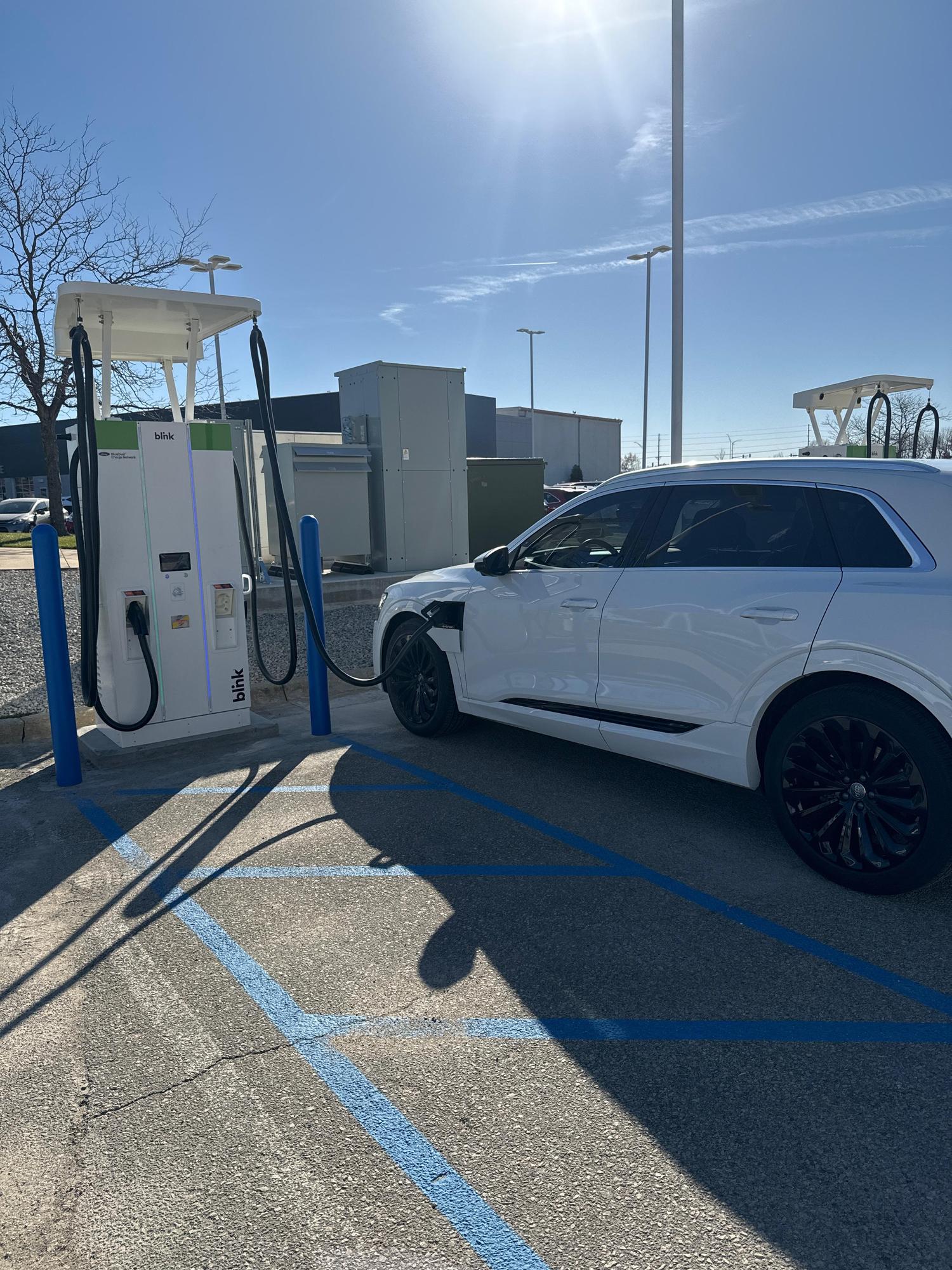 McGrath Ford Hiawatha, IA EV Station