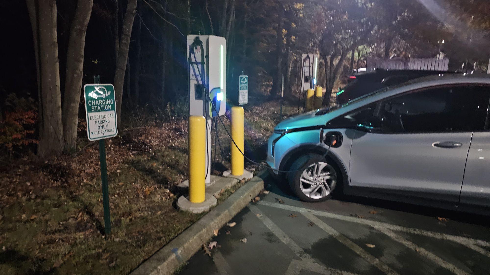 doubletree-by-hilton-hotel-boston-rockland-rockland-ma-ev-station