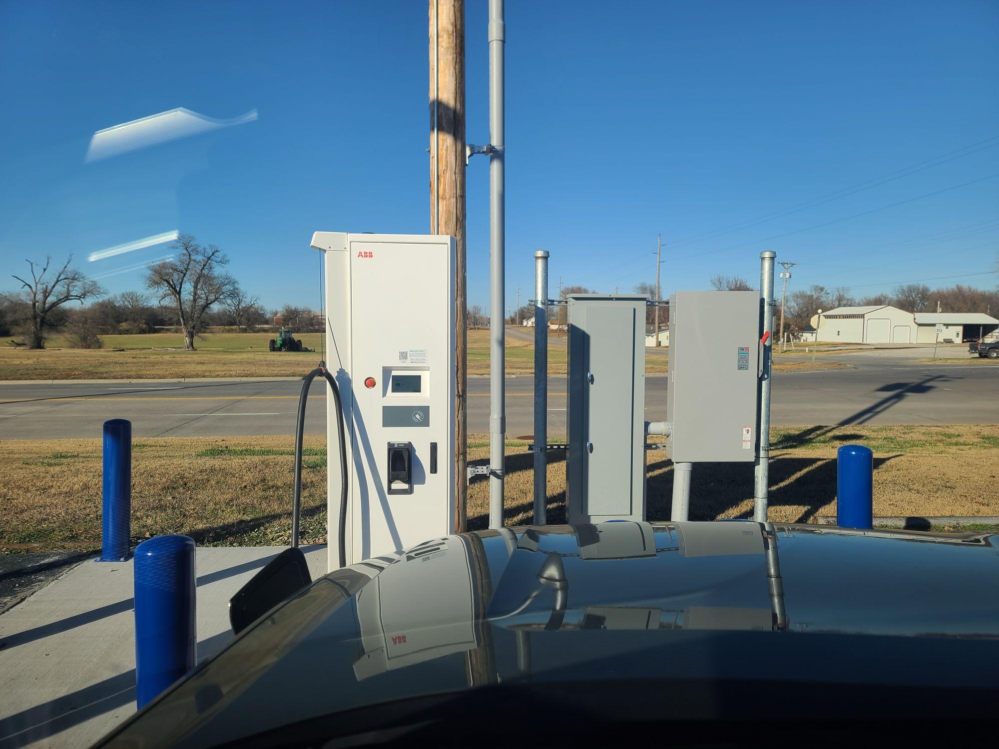 Jay Hatfield Chevrolet GMC Chanute, KS EV Station