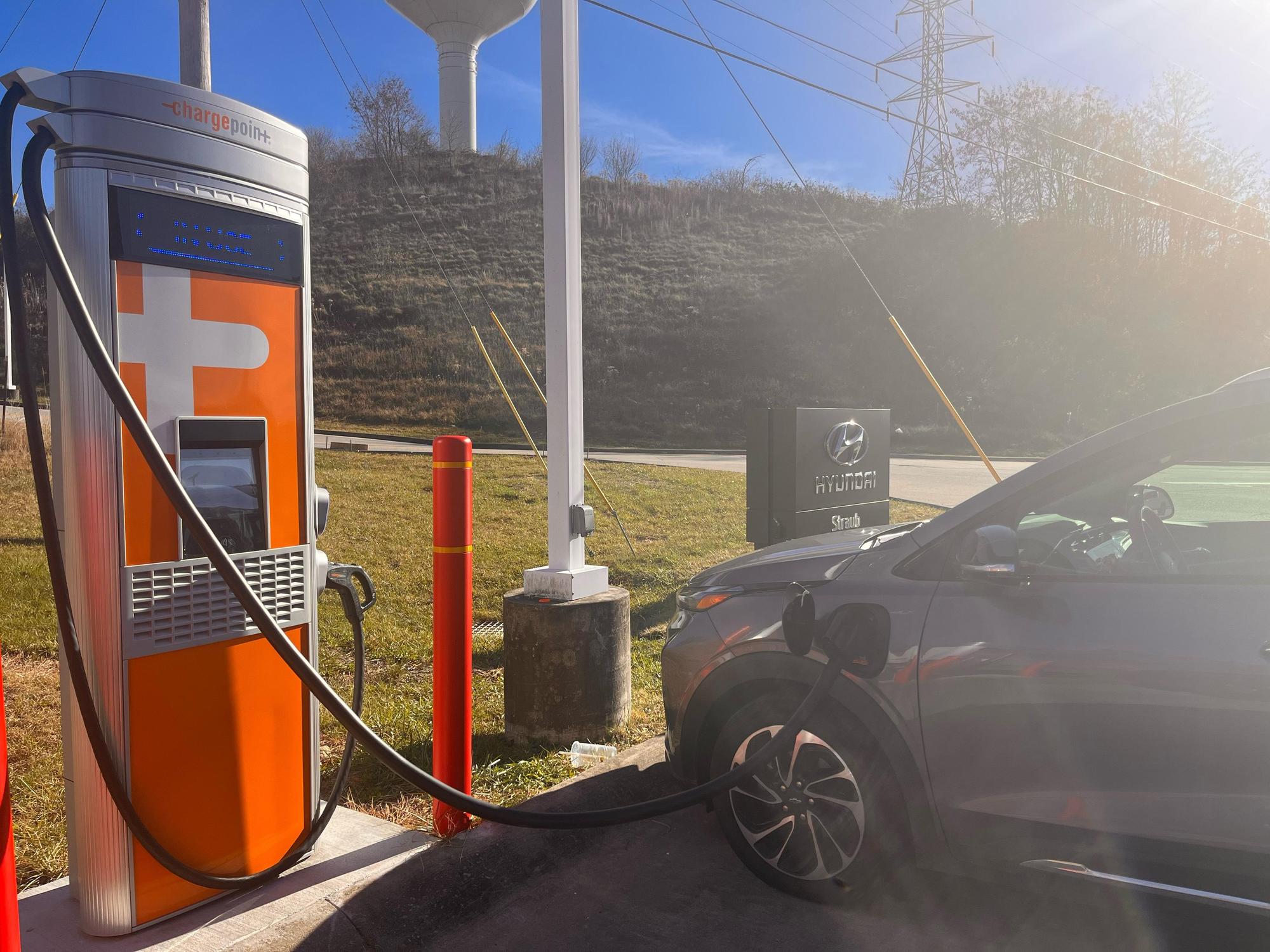Straub Hyundai Triadelphia, WV EV Station