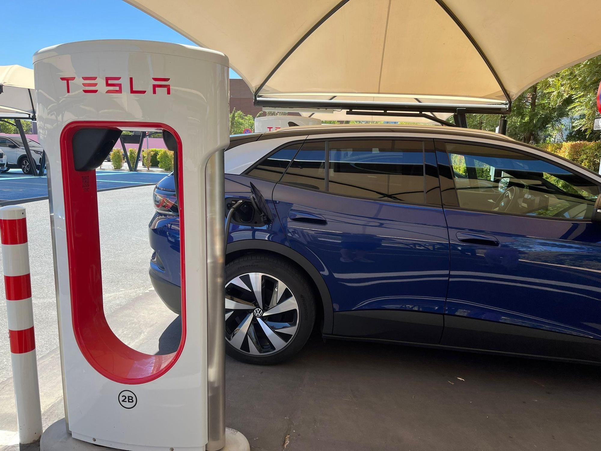 Tesla Supercharger San José de la Rinconada La Rinconada, AN EV Station