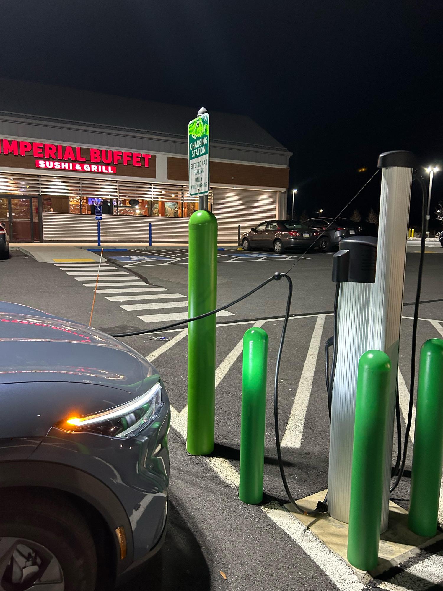 Marketplace Shrewsbury Shrewsbury, MA EV Station