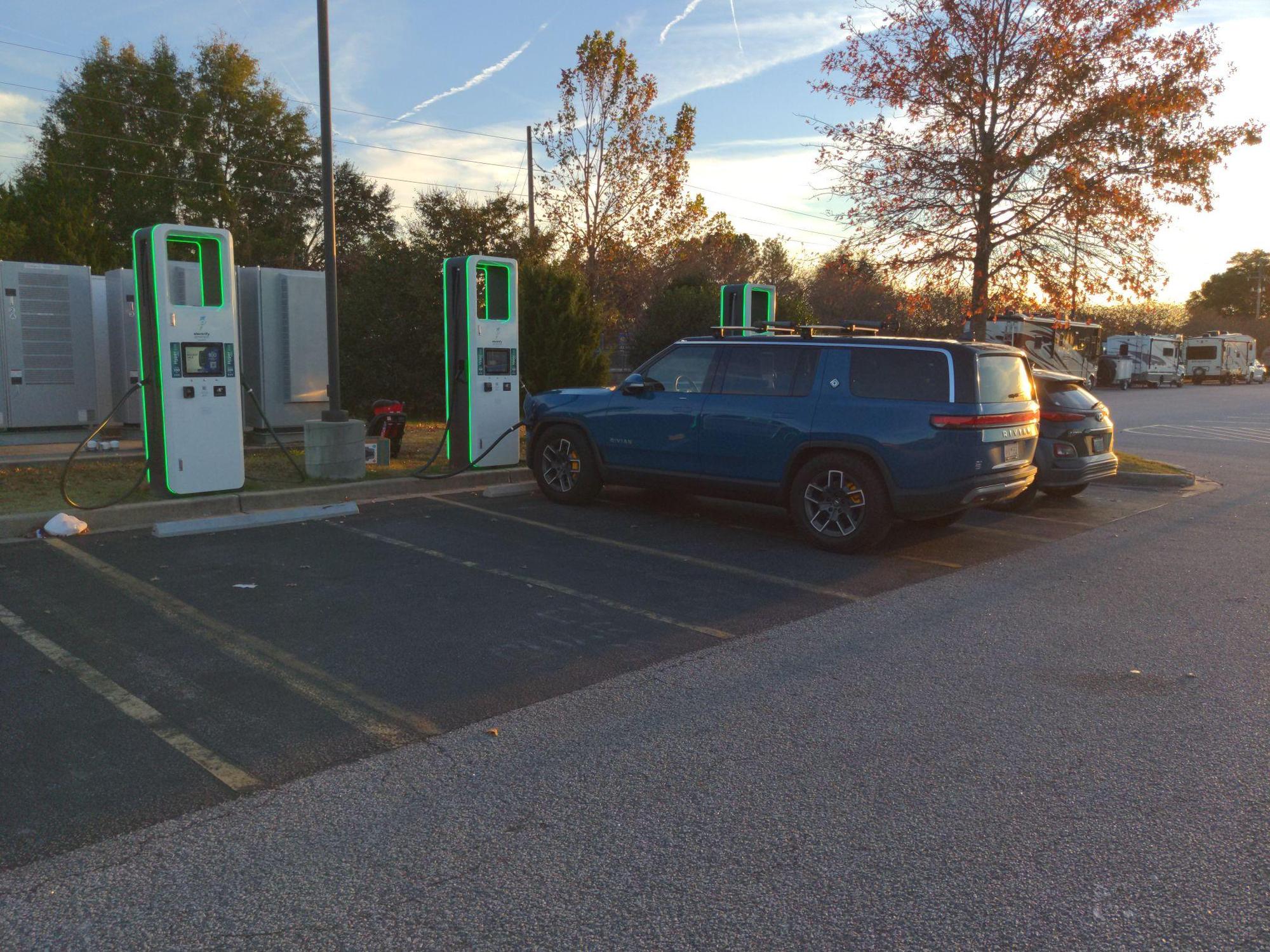 Walmart Supercenter Walterboro, SC EV Station