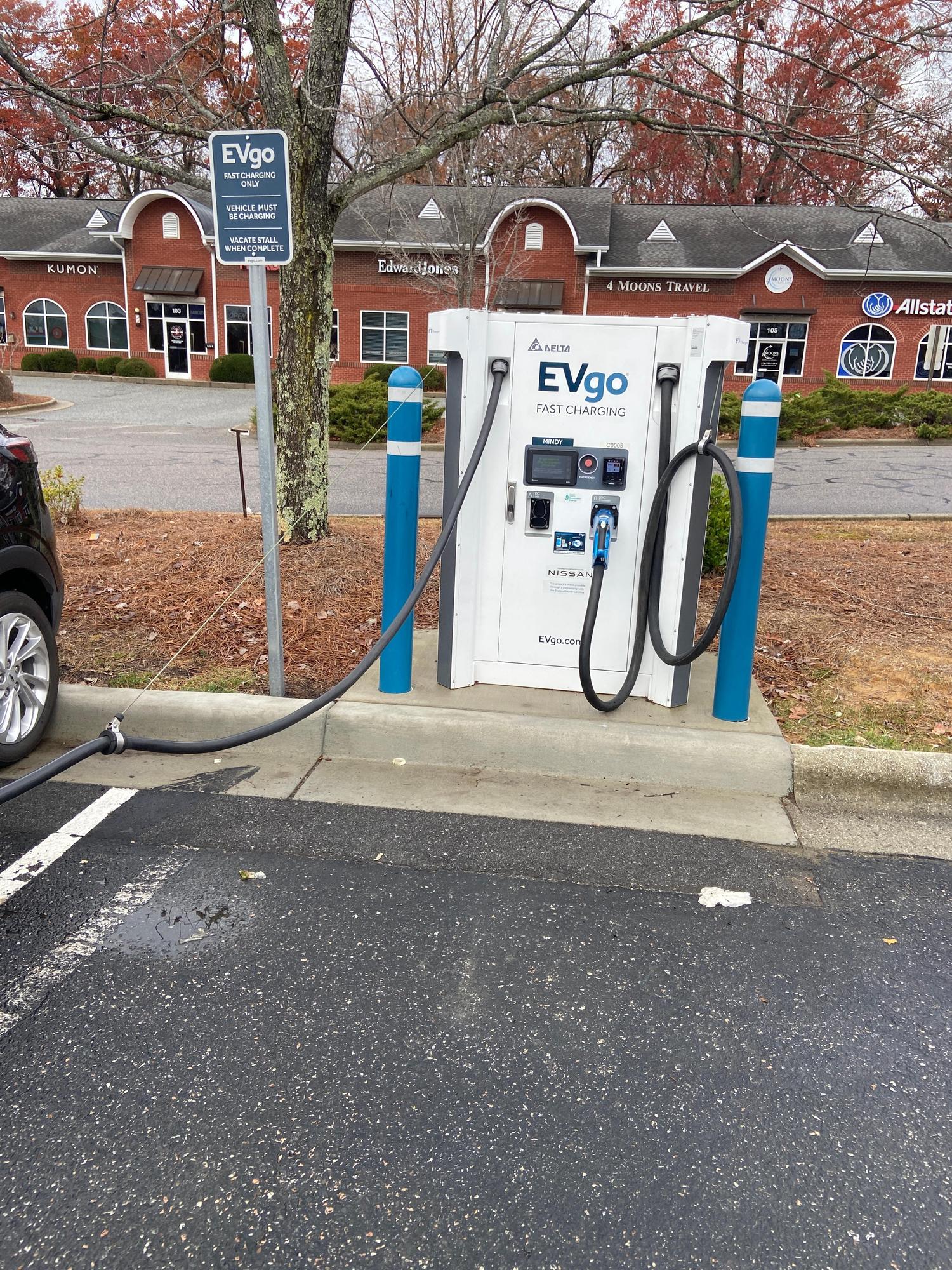 Lowes Foods of Jamestown Jamestown, NC EV Station