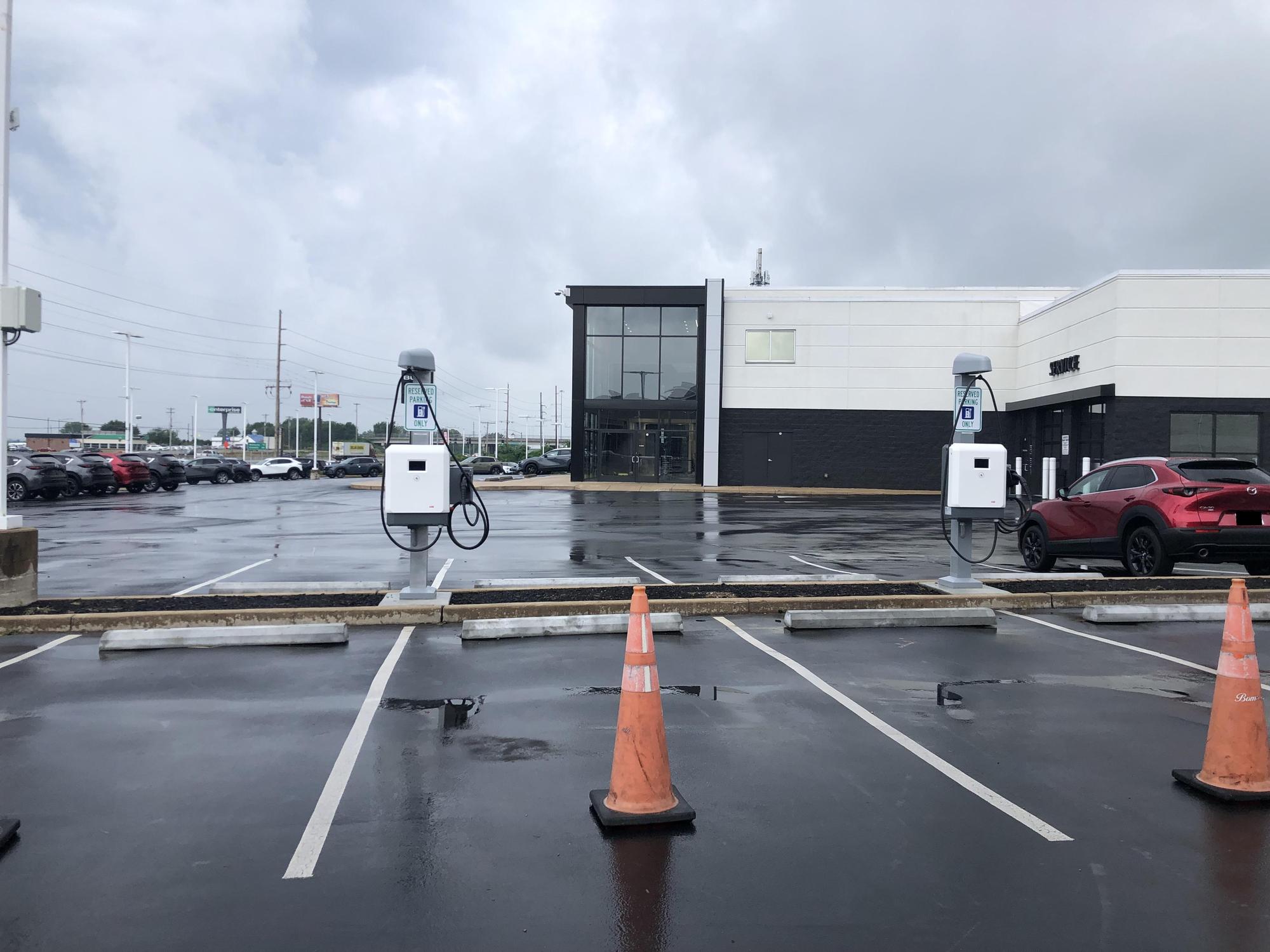 Bommarito Volkswagen of St. Peters St Peters, MO EV Station