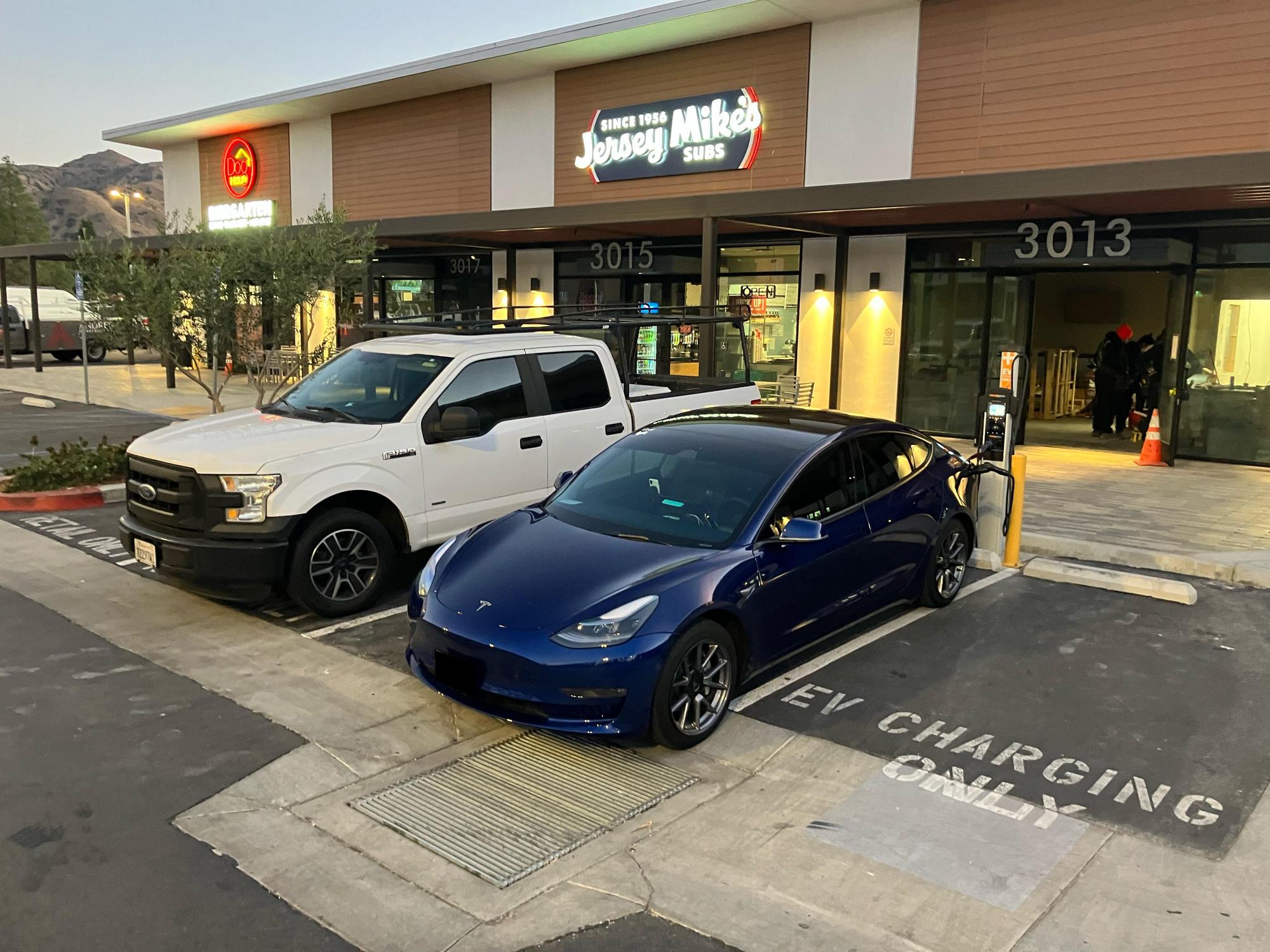 Avion Burbank Jersey Mike's Subs Burbank, CA EV Station