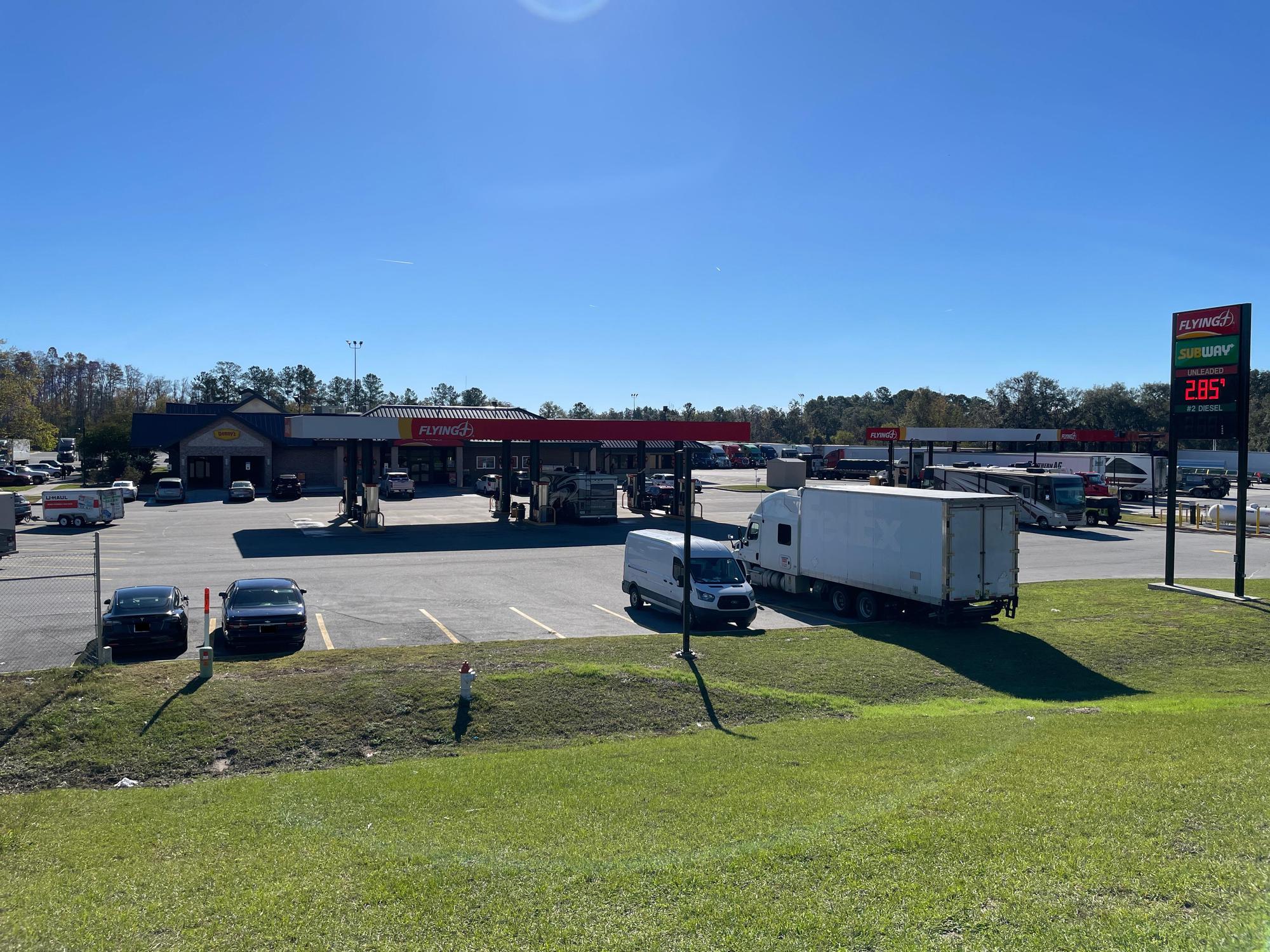 Pilot Travel Center - zyygfwd