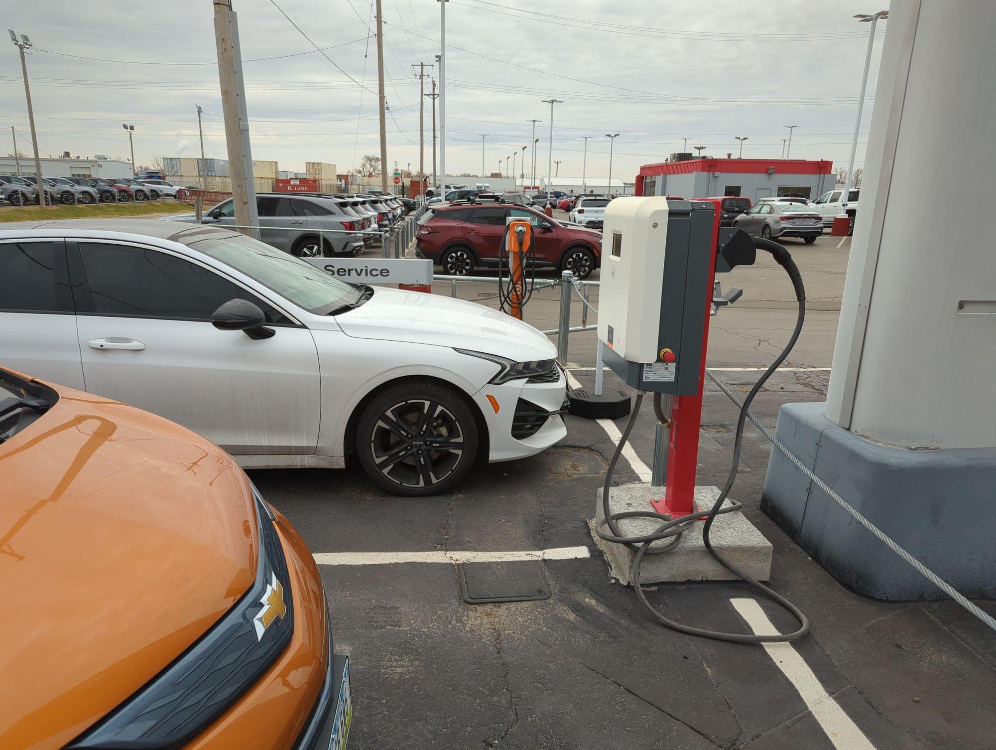 Edwards Kia Council Bluffs, IA EV Station