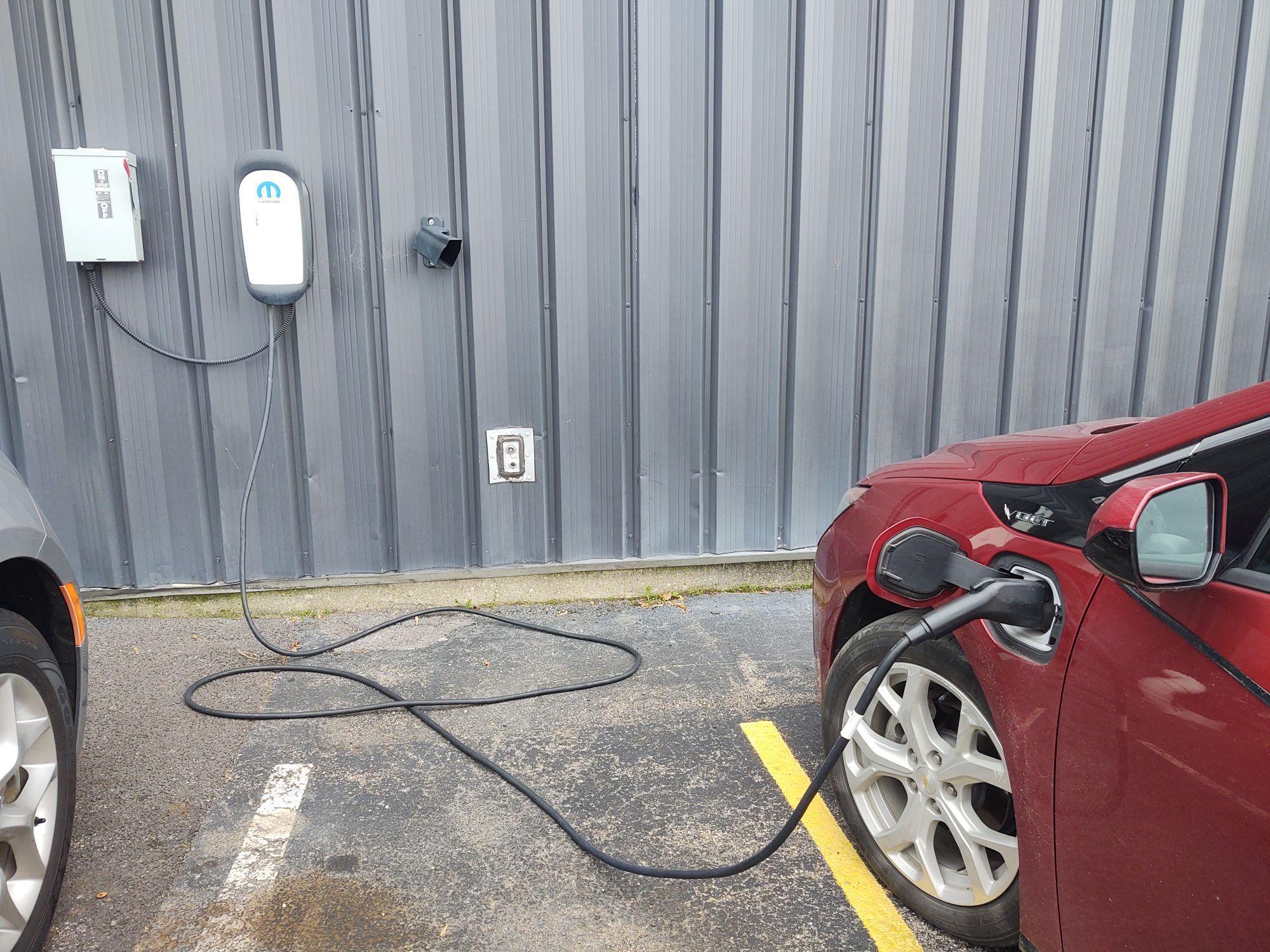 Kunes Sterling Auto Sterling, IL EV Station