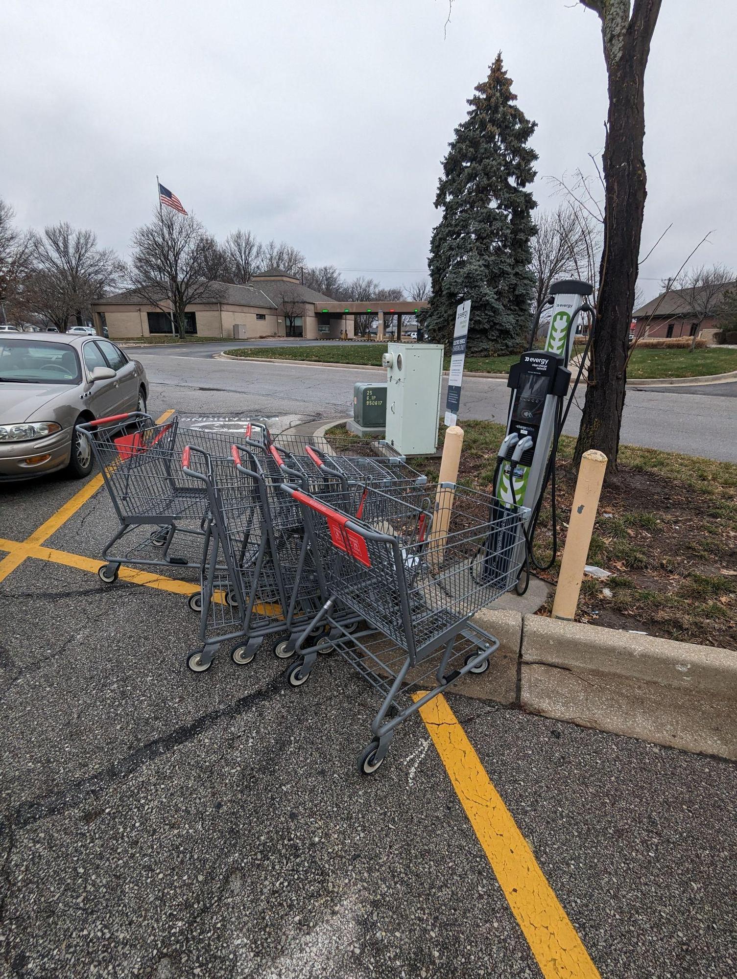 HyVee Lee's Summit Lee's Summit, MO EV Station