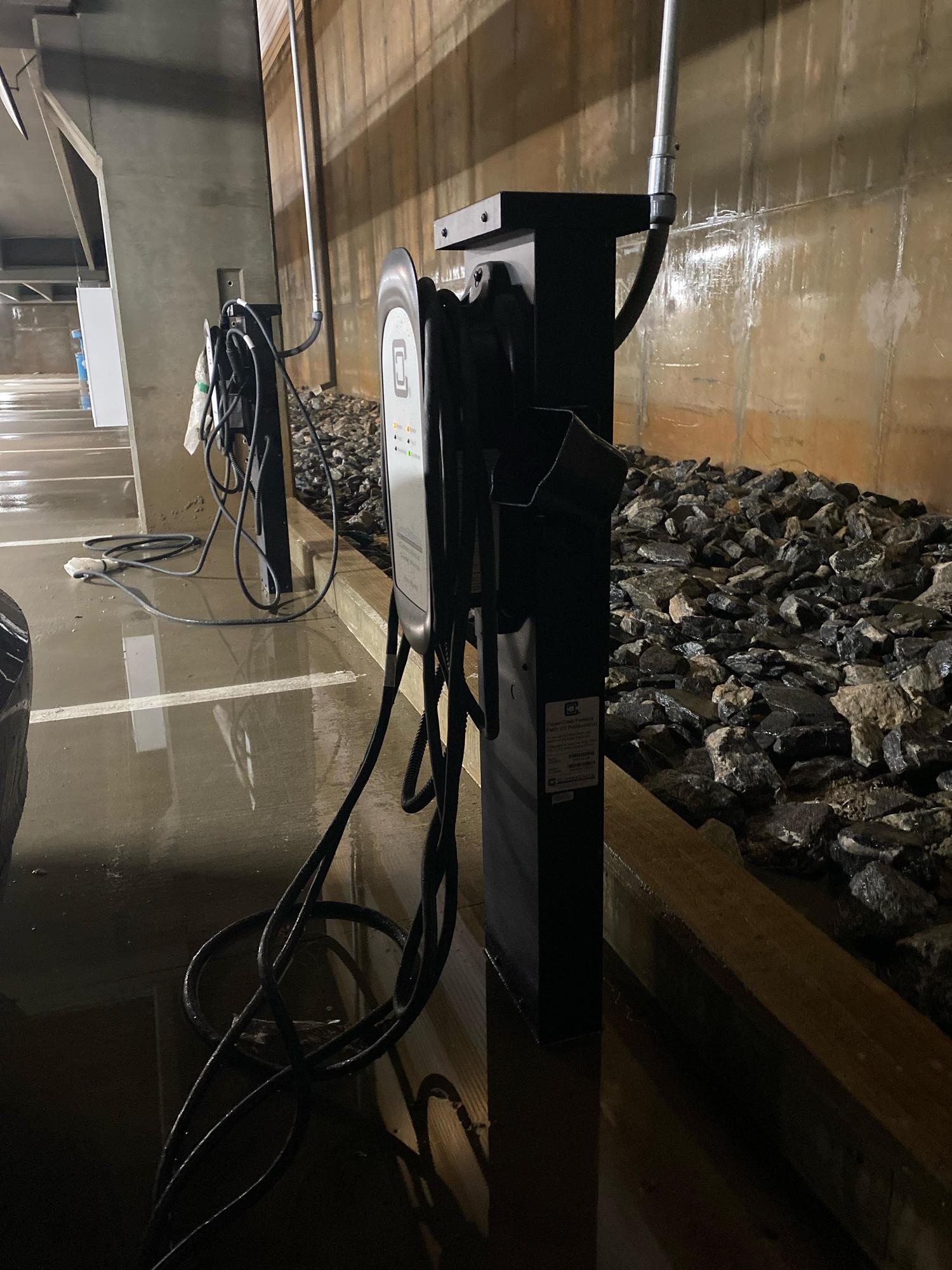 Solis Sugar Hill Apartments Sugar Hill, GA EV Station