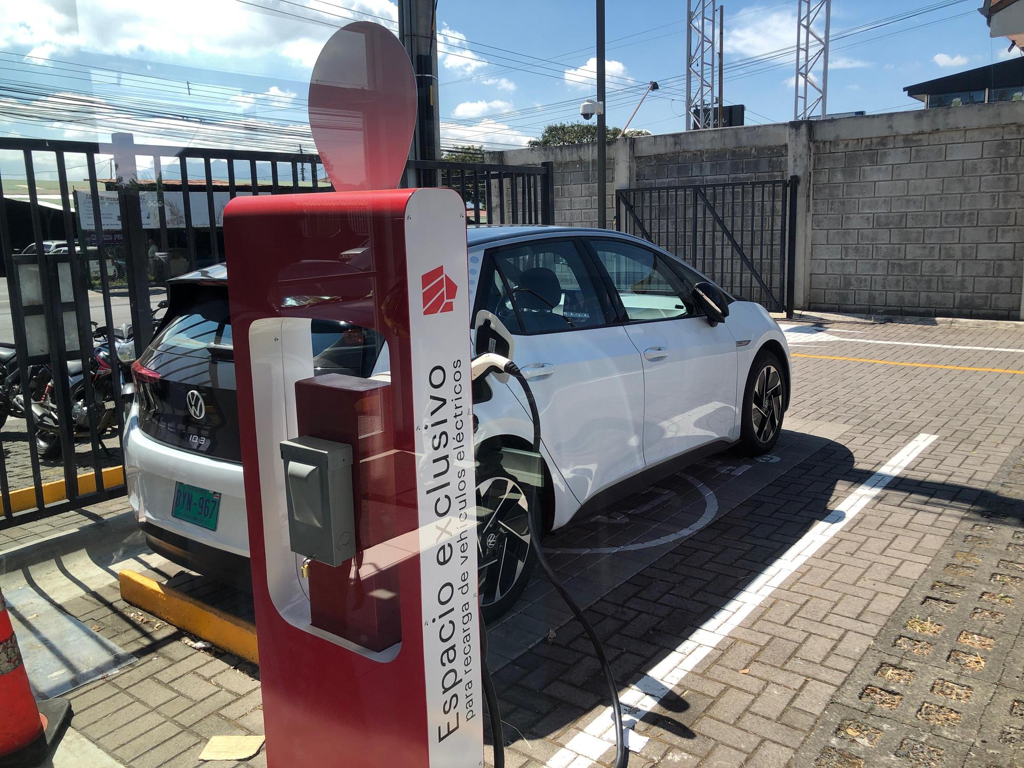 BAC Santo Domingo Santo Domingo, Heredia Province EV Station