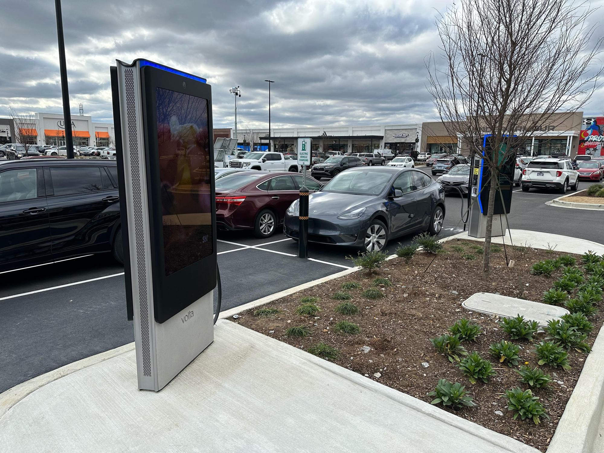 Tanger Outlets Fossil Nashville, TN EV Station
