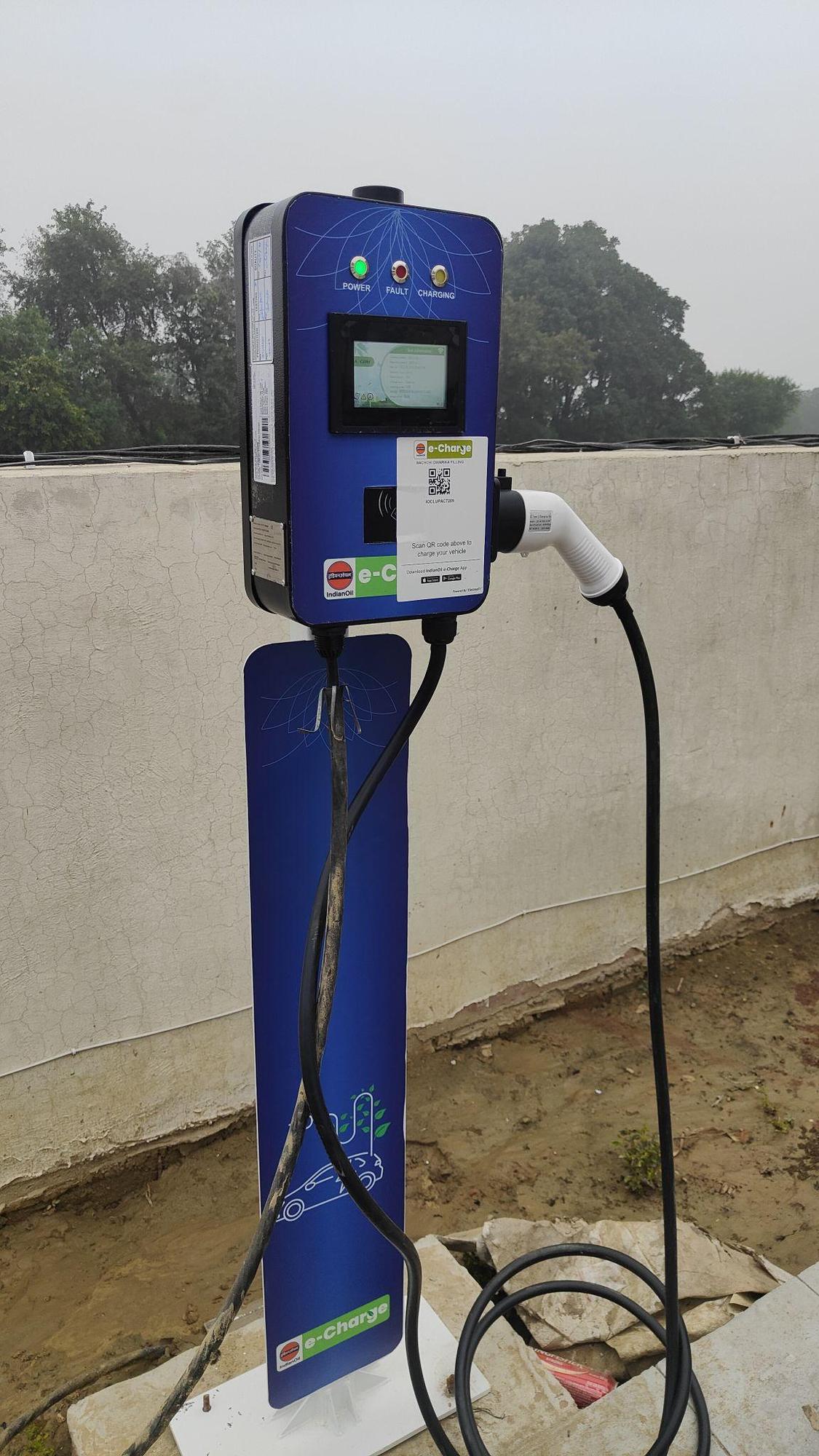 IOCL Bachchi Dwarika Filling EV Charging Station Madupur, UP EV Station