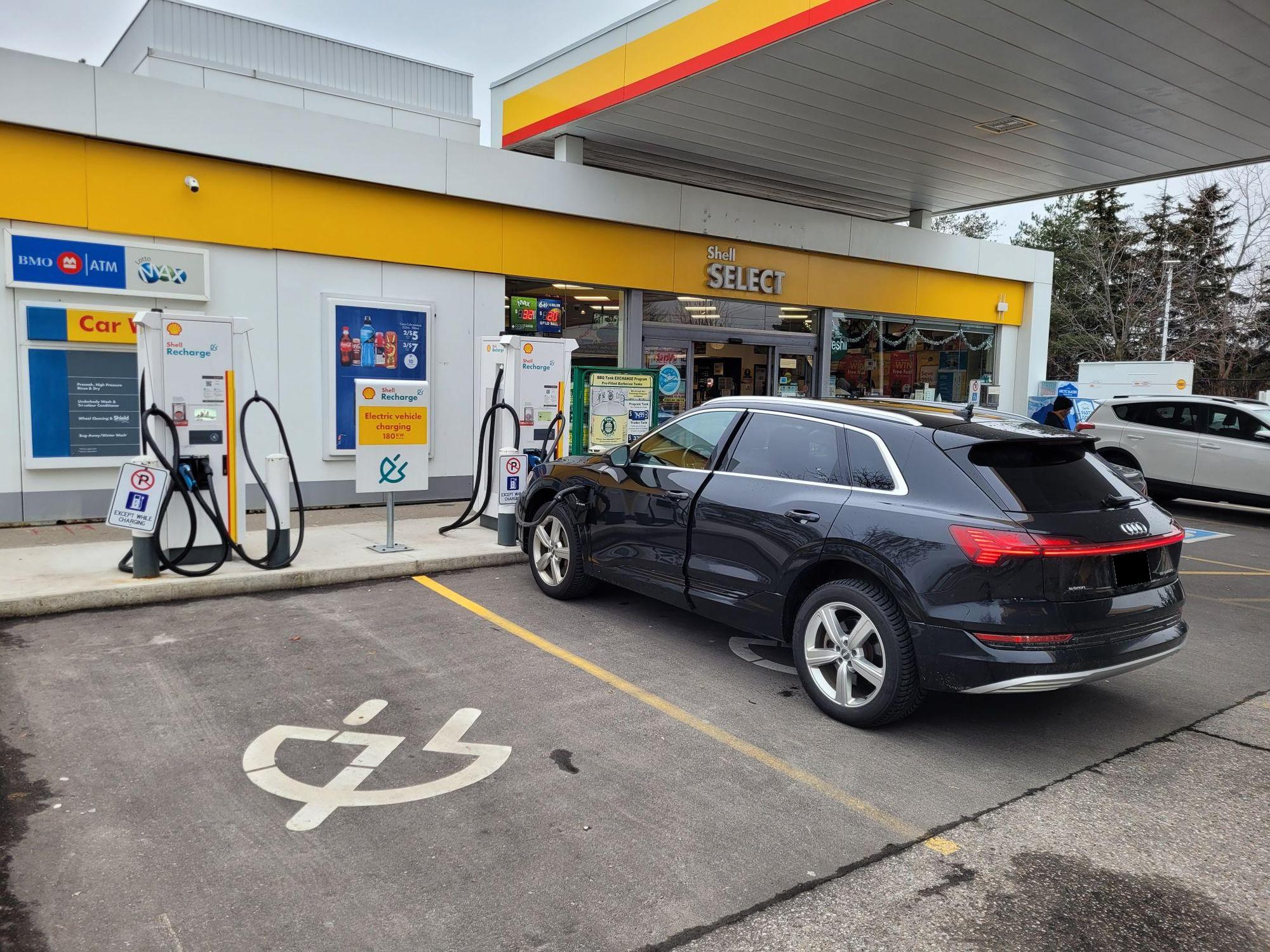 Shell Mississauga, ON EV Station