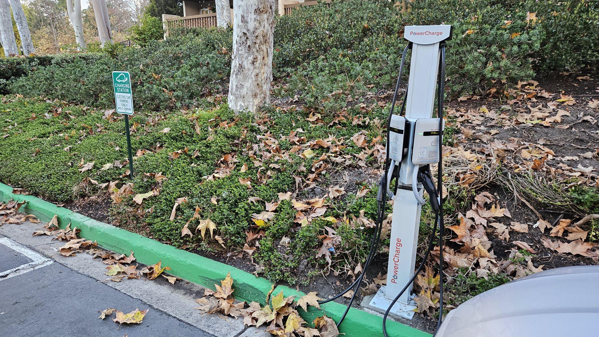 Casa Loma HOA Mission Viejo, CA EV Station