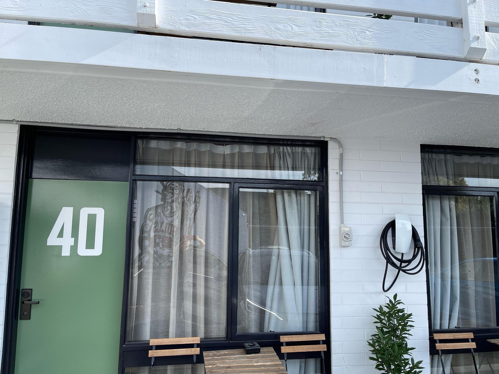 Midtown Motor Inn Sale, VIC EV Station