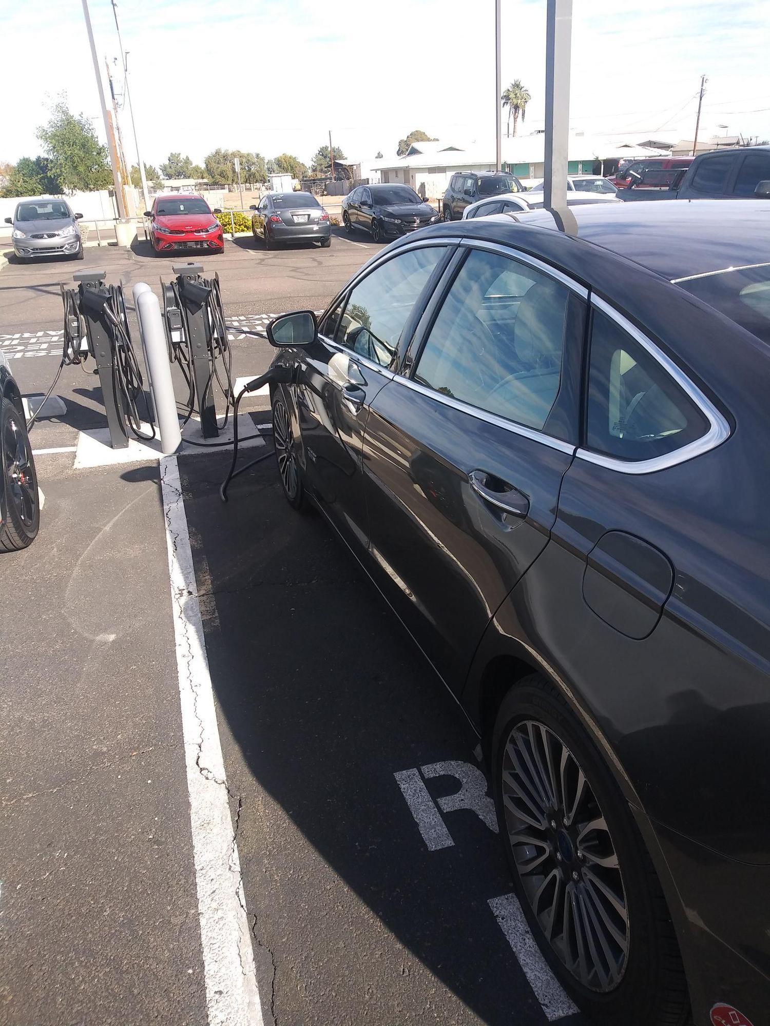 Sanderson Ford Sales Glendale, AZ EV Station