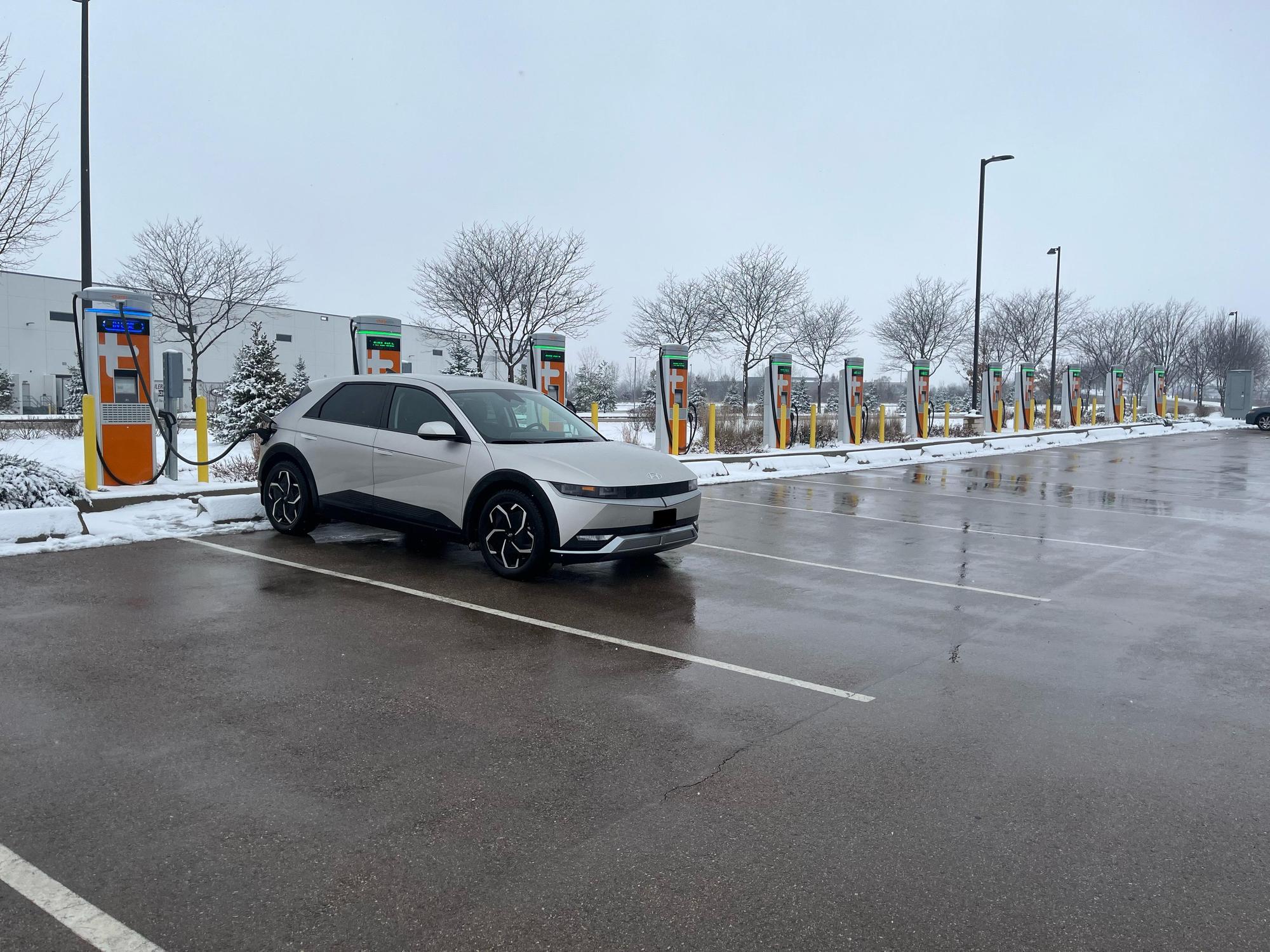 Amazon West Chicago, IL EV Station