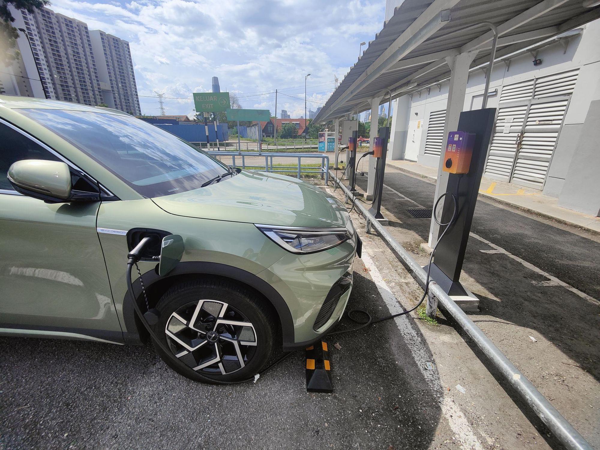 GentariGo Lotus's Ampang (3 x 11kW AC) Ampang, Wilayah Persekutuan