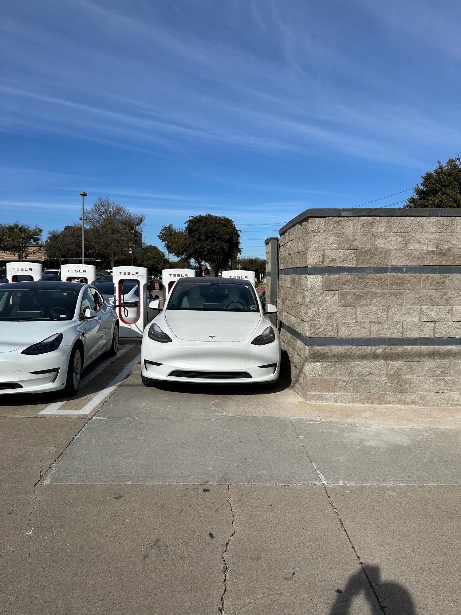 Village on the Parkway Yard House Dallas, TX EV Station