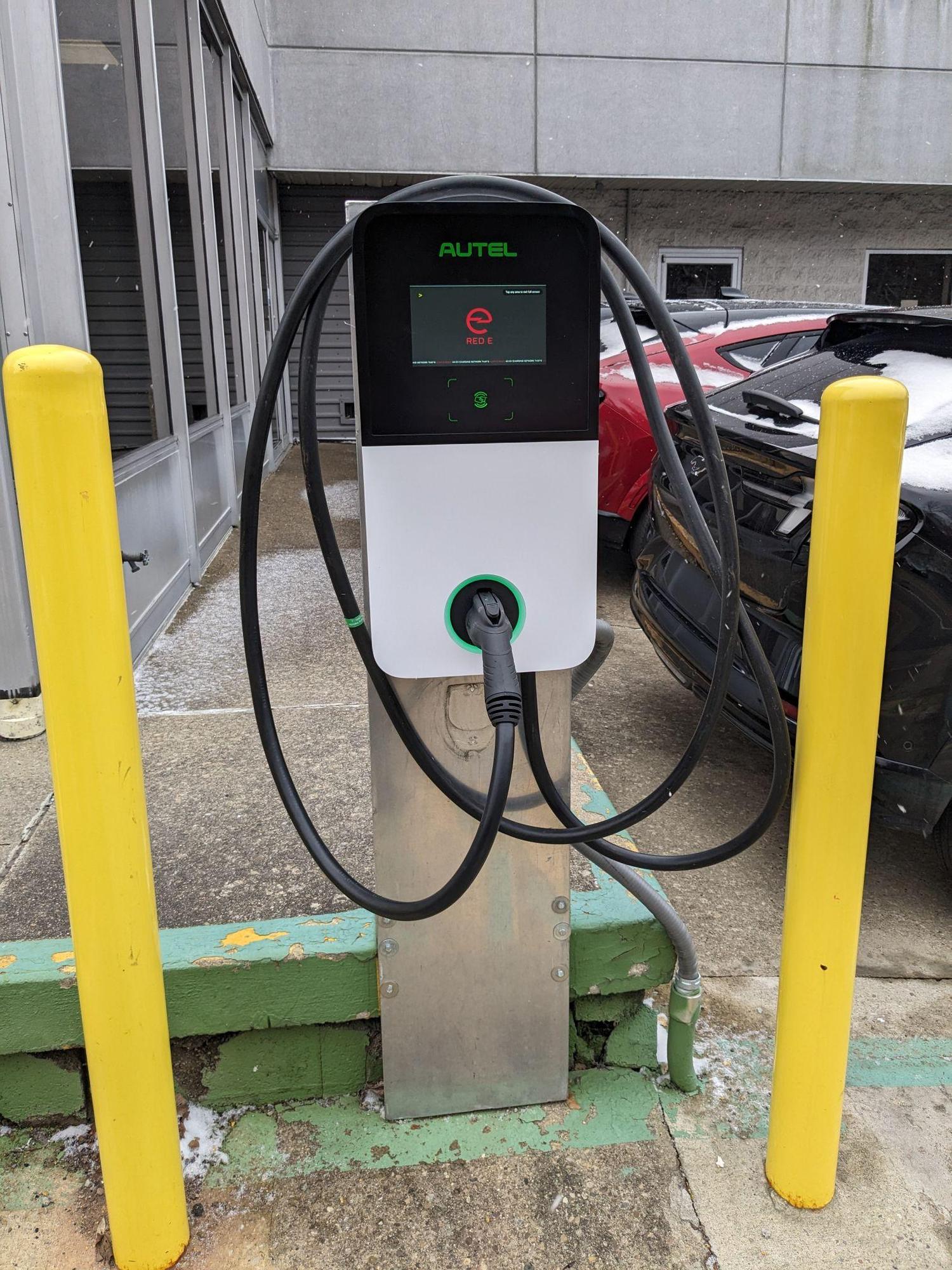 Chenoweth Ford Clarksburg, WV EV Station