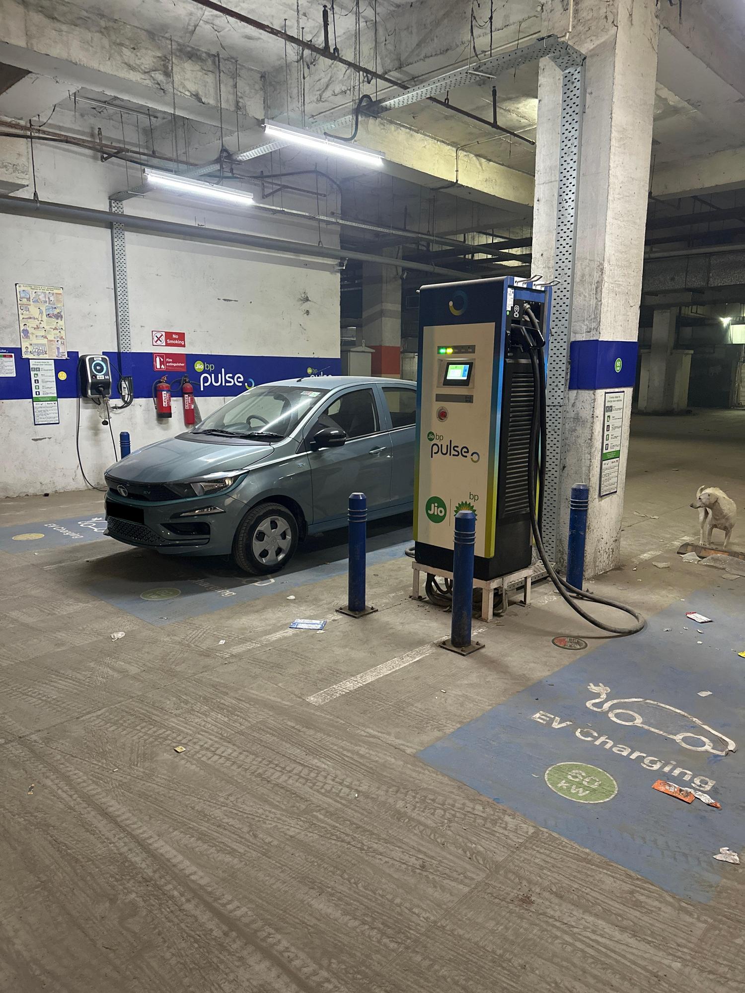 Gold s Gym Greater Noida Brahmpur Rajraula Urf Nawada UP EV Station