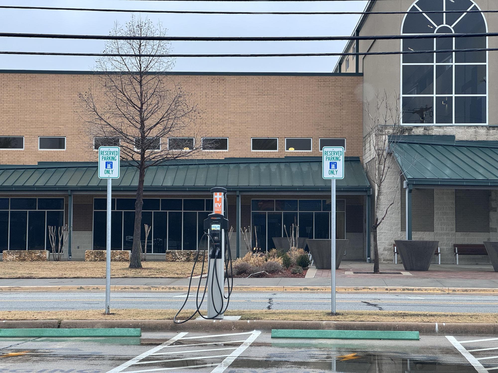 Barney Wood Bark Park Farmers Branch, TX EV Station