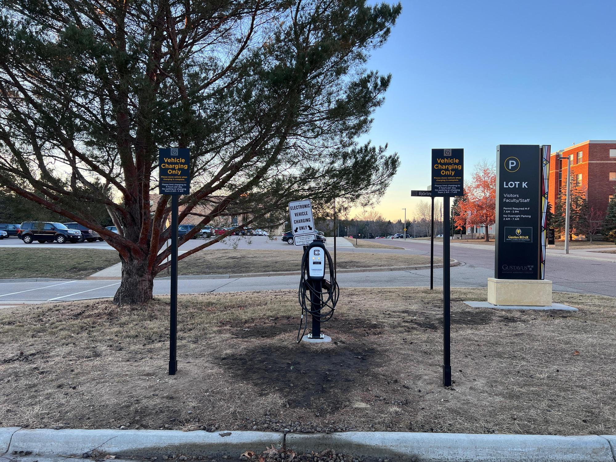 Gustavus Adolphus College Nobel/Olin Parking Lot St Peter, MN EV