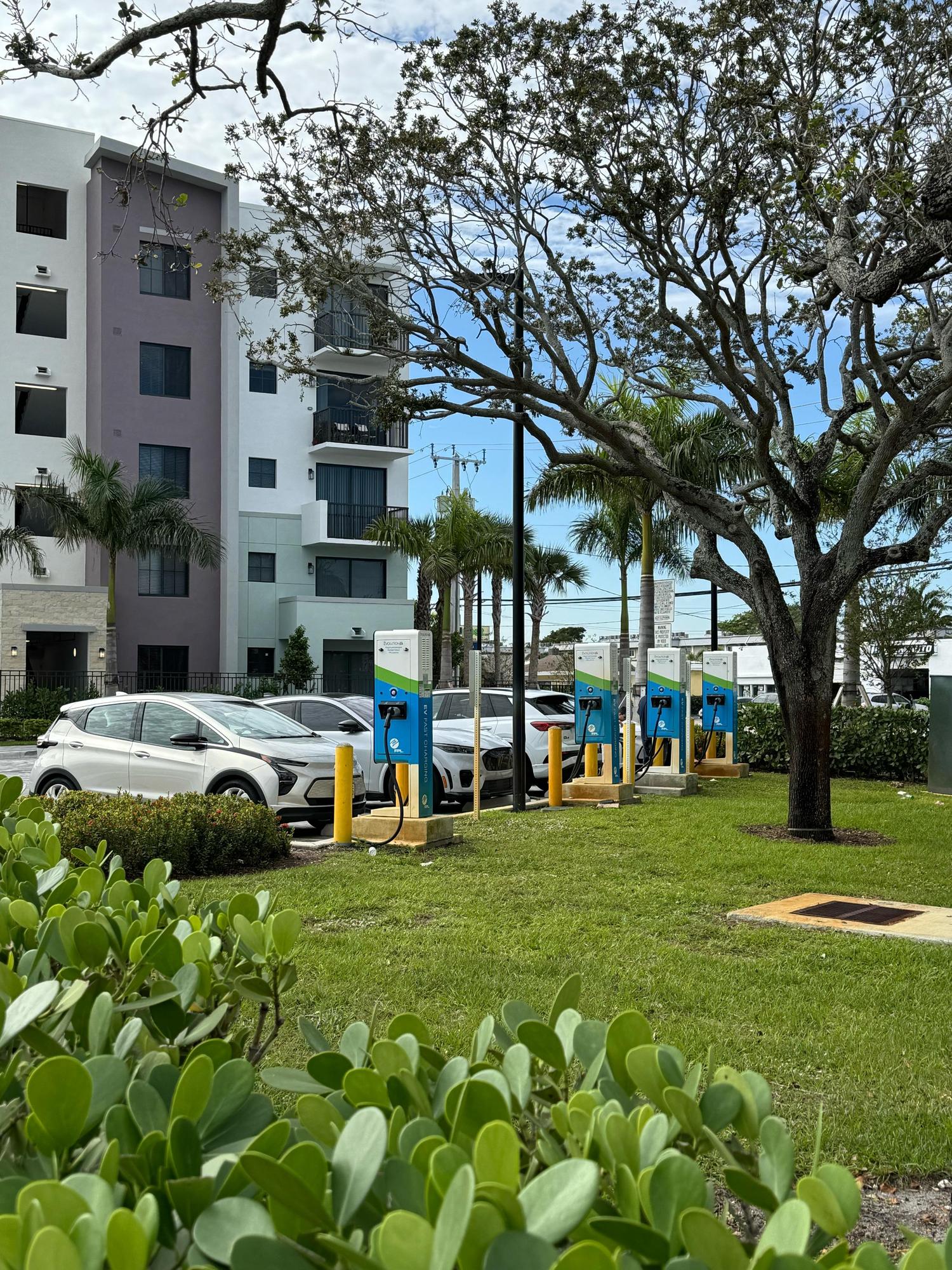 Sprouts Farmers Market Oakland Park, FL EV Station