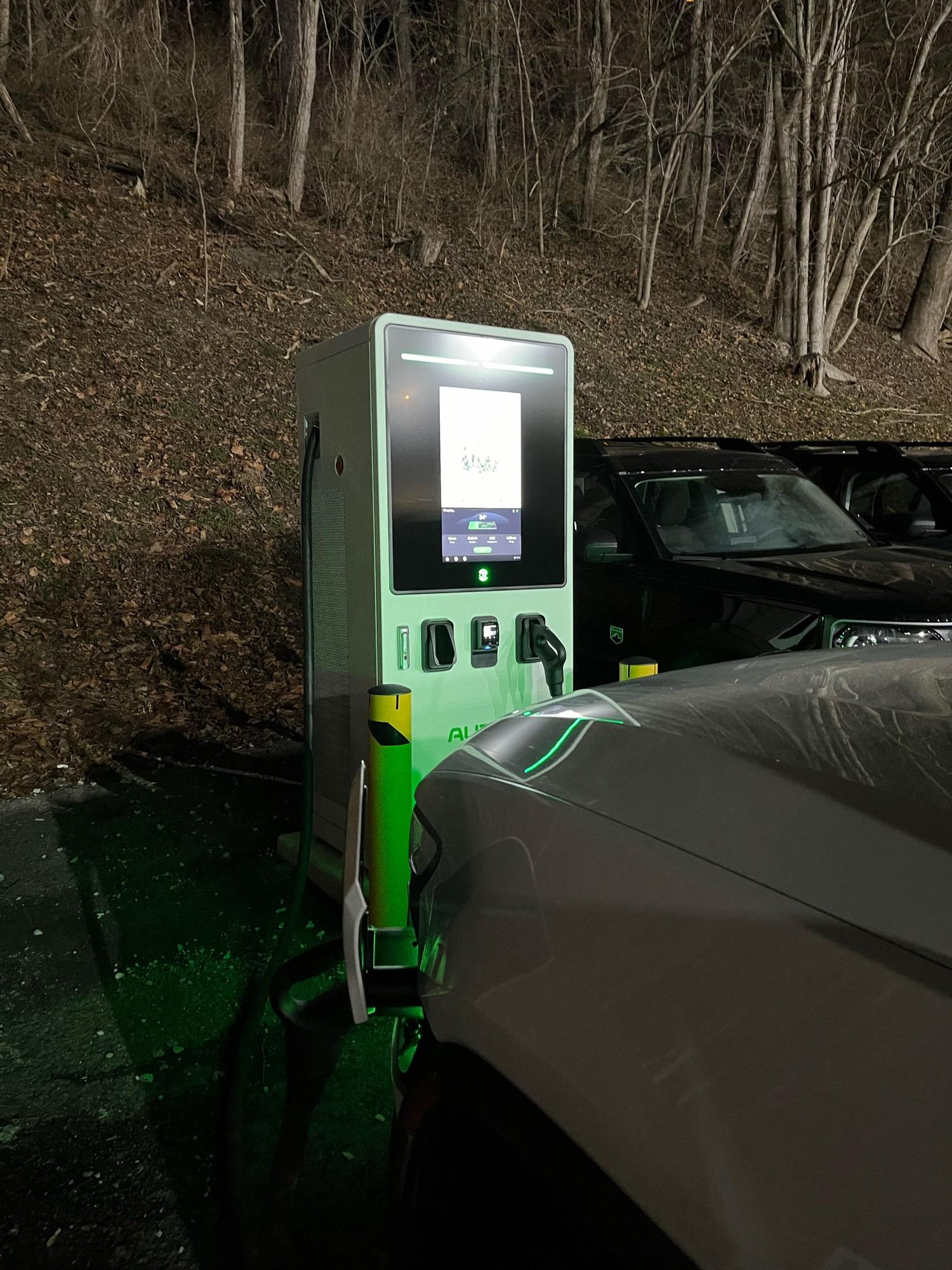 Chenoweth Ford (DC) Clarksburg, WV EV Station