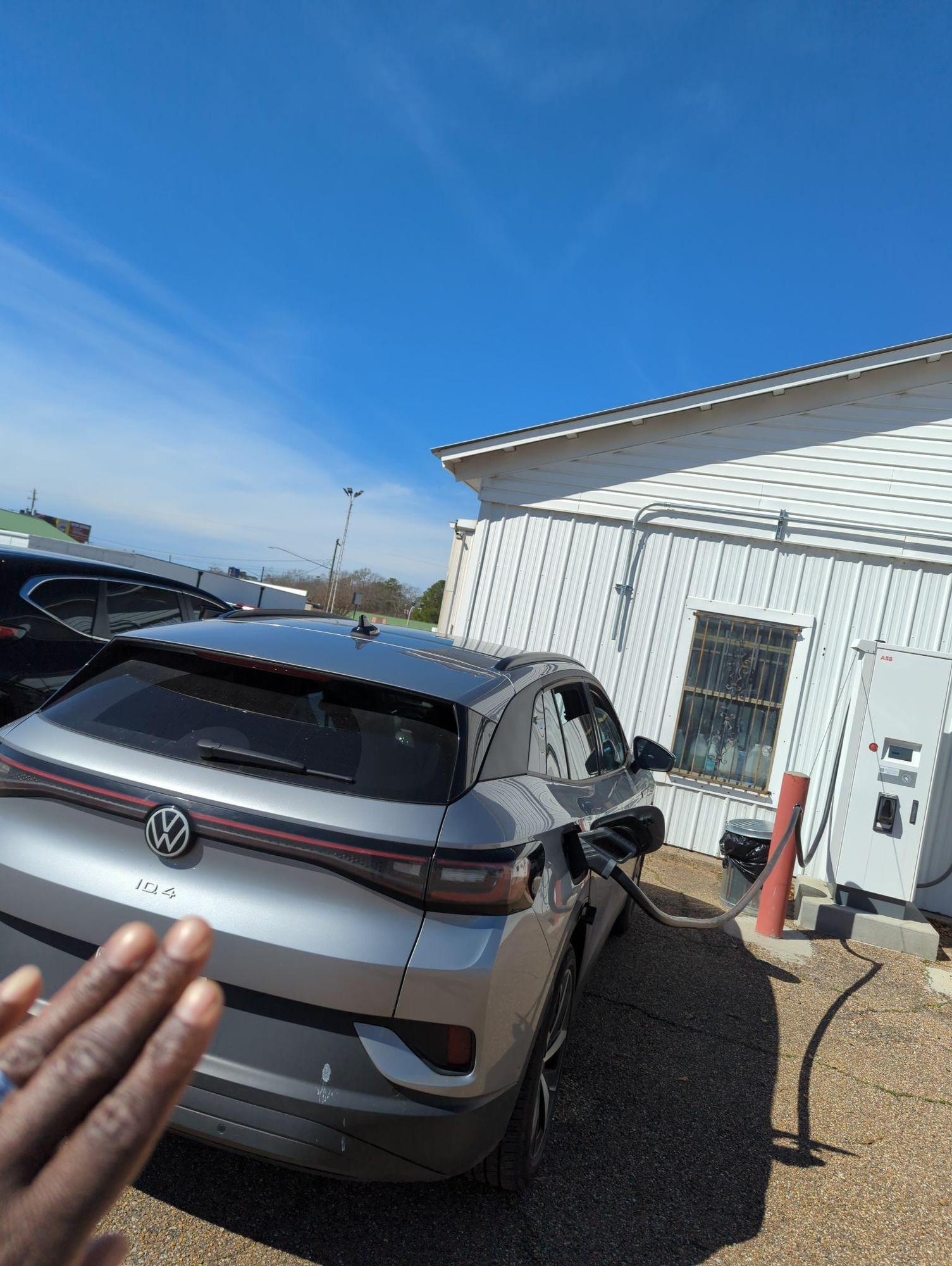 Dossett GMC Cadillac Hattiesburg, MS EV Station