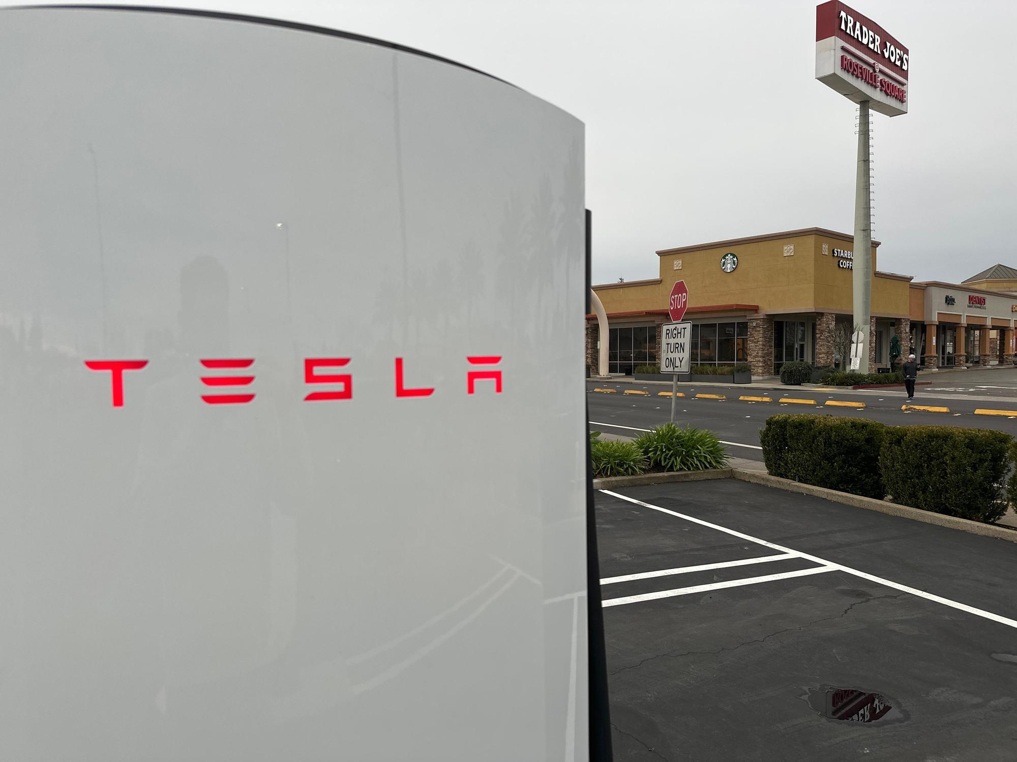 Roseville Ace Hardware Roseville, CA EV Station