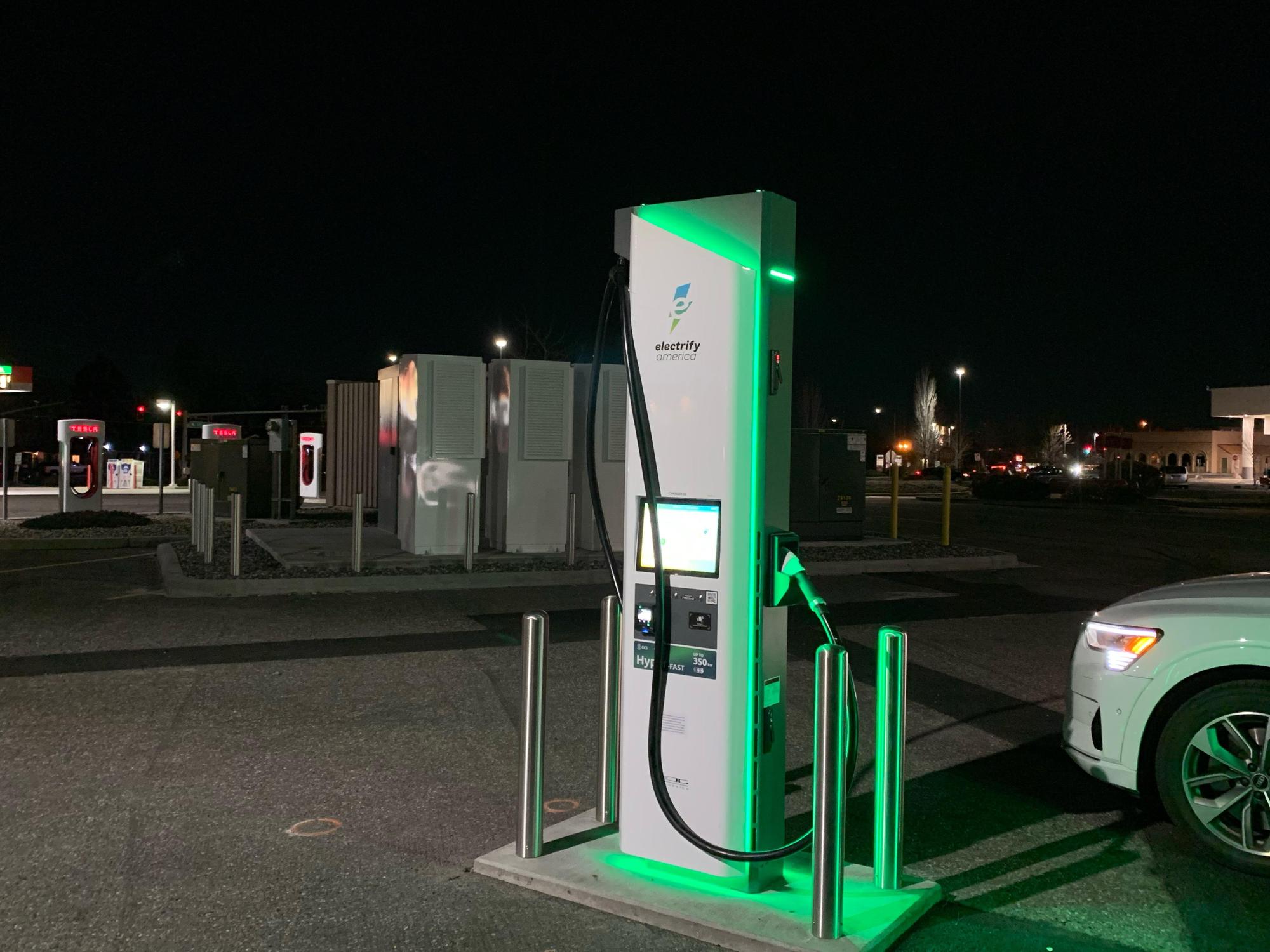 Fred Meyer Kennewick (2) | Kennewick, WA | EV Station