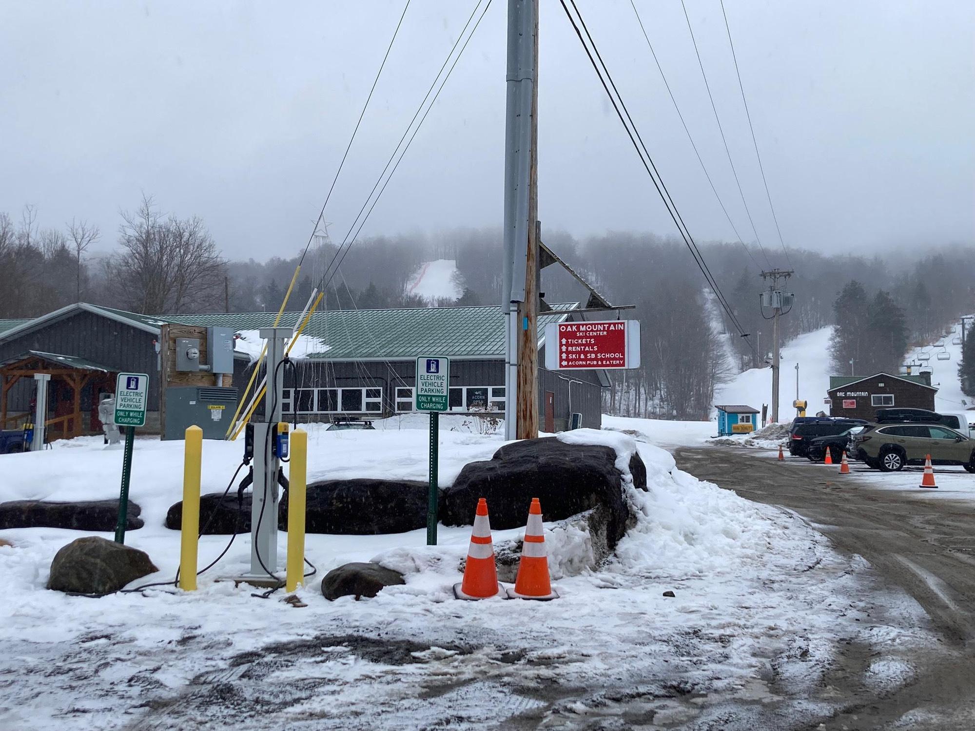 Oak Mt ChargePort Speculator, NY EV Station