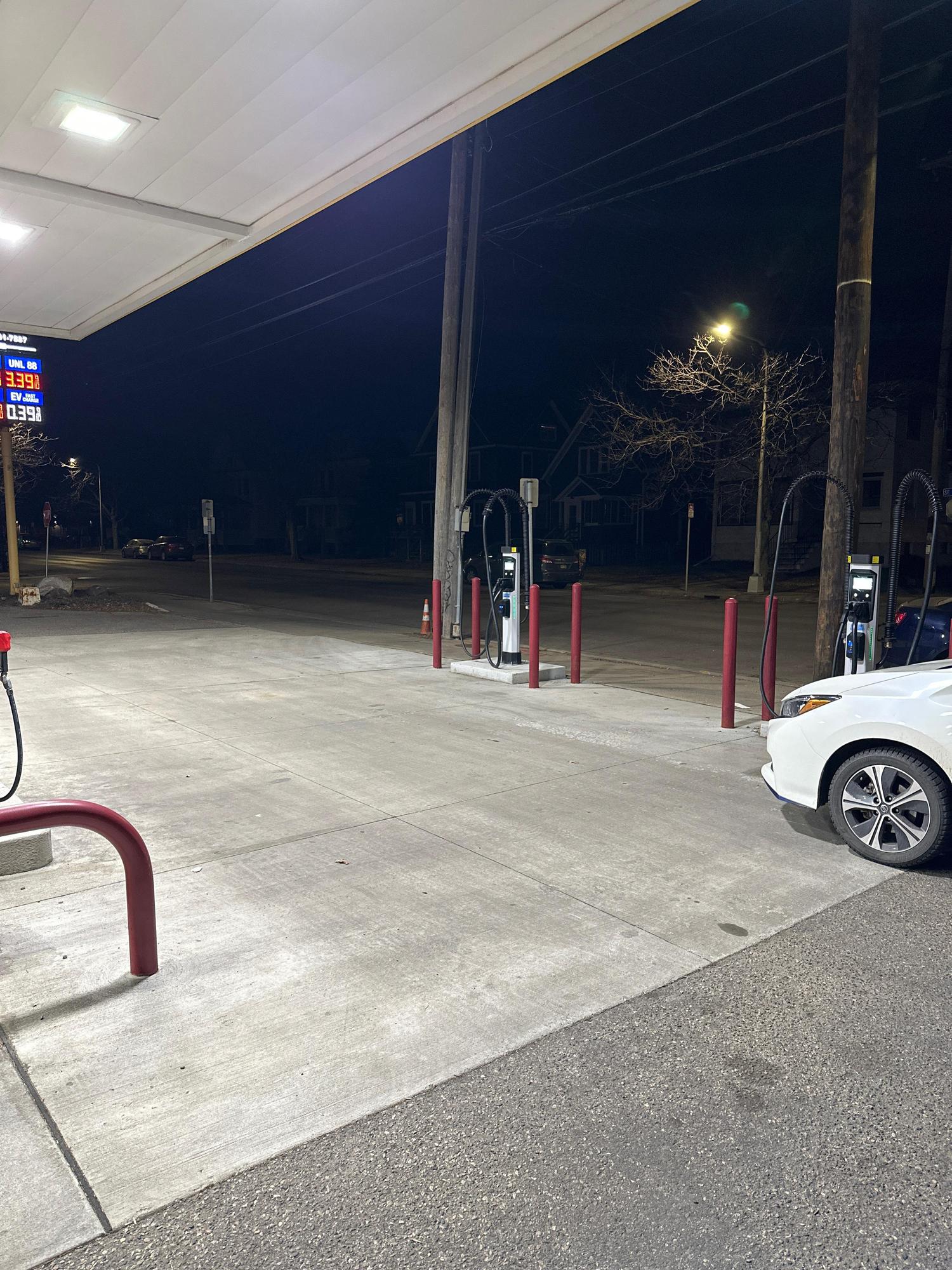 Nelson Auto World Minneapolis, MN EV Station