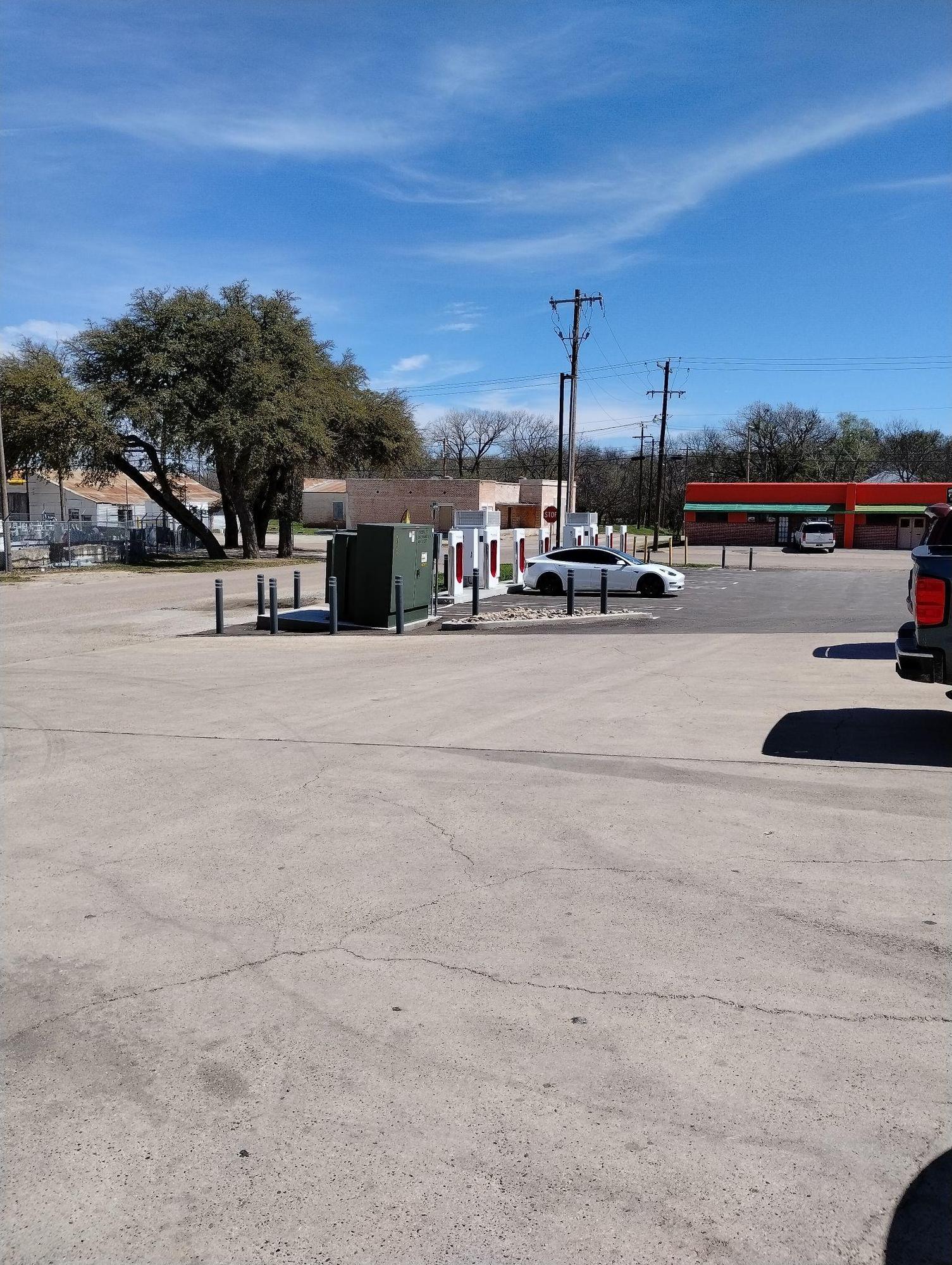 312 N Rice St Parking Lot | Hamilton, TX | EV Station