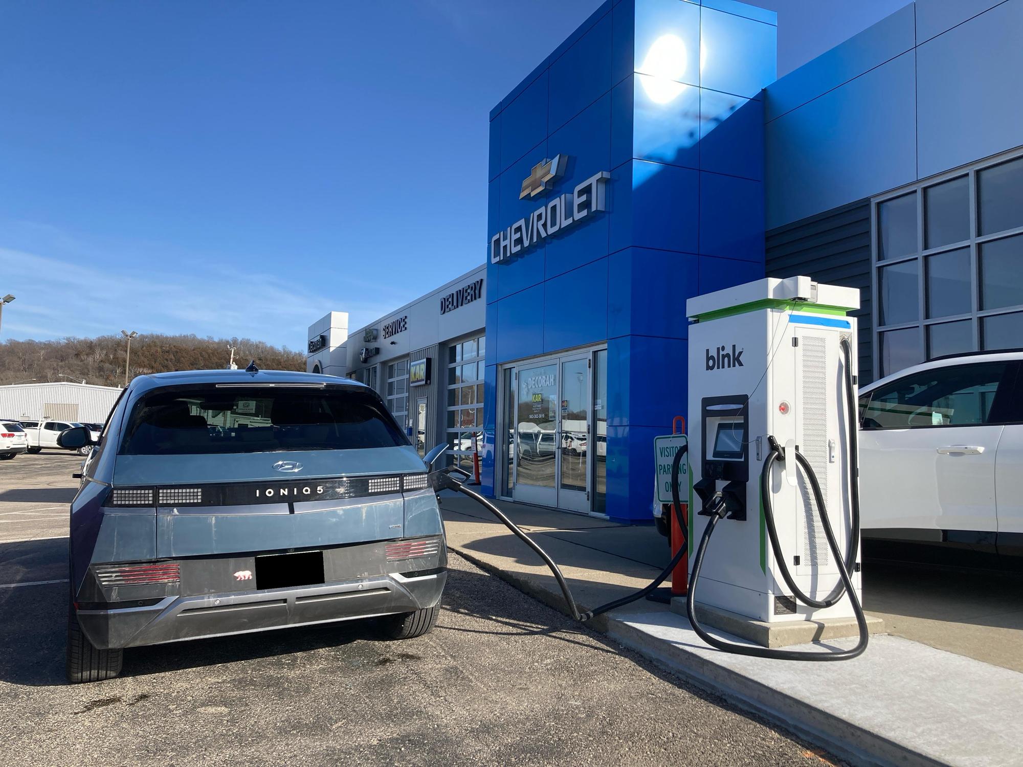 Decorah Chrysler Dodge Jeep Ram Decorah, IA EV Station