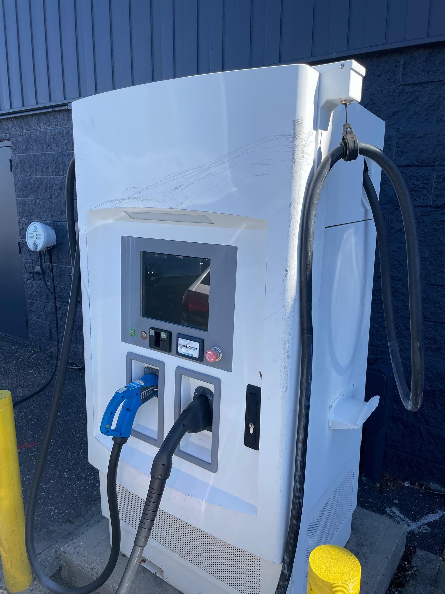 Riverhead Auto Mall (1) Riverhead, NY EV Station