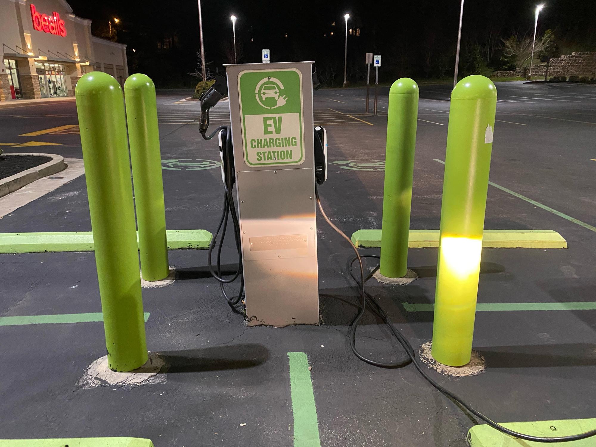 Ingles Lenoir City, TN EV Station