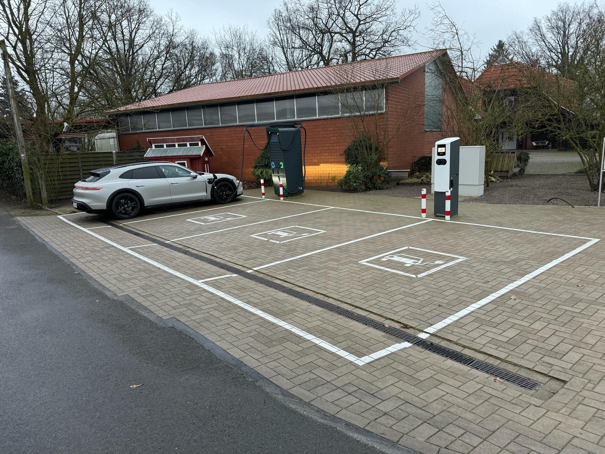 Westfalen Charging Station
