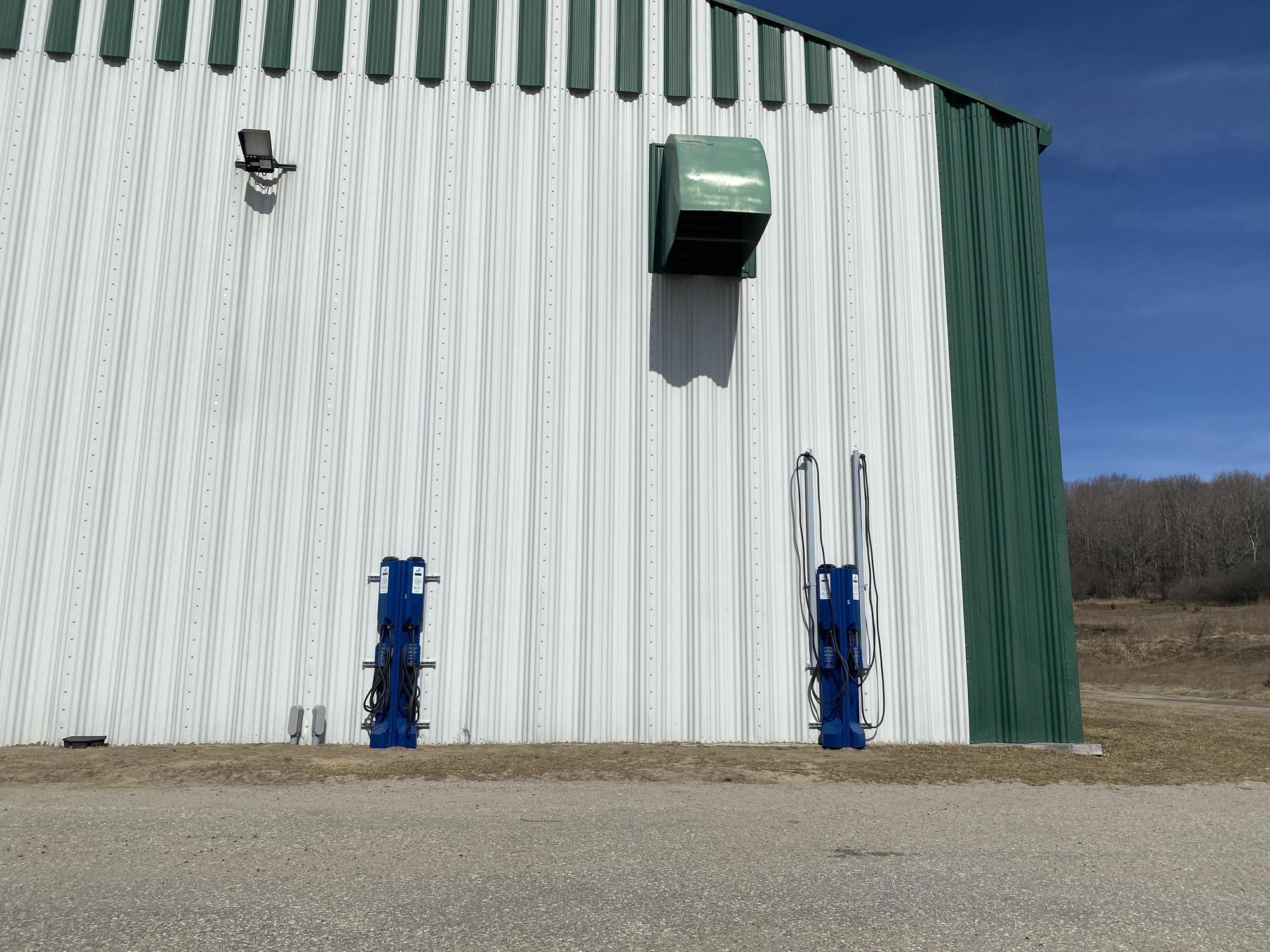 Complexe Sportif La Pêche SainteCéciledeMasham, QC EV Station