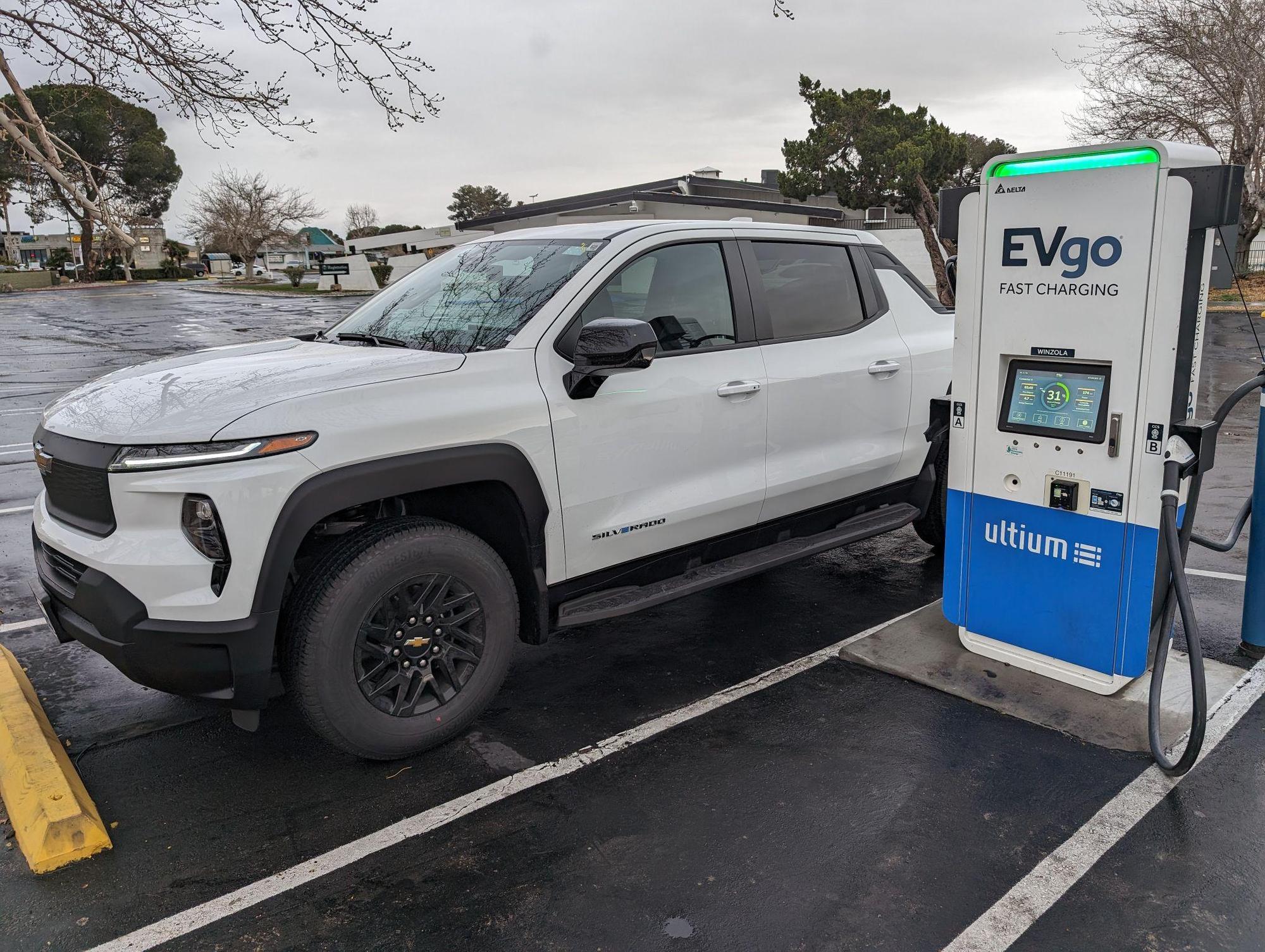 Green Tree Inn Victorville, CA EV Station